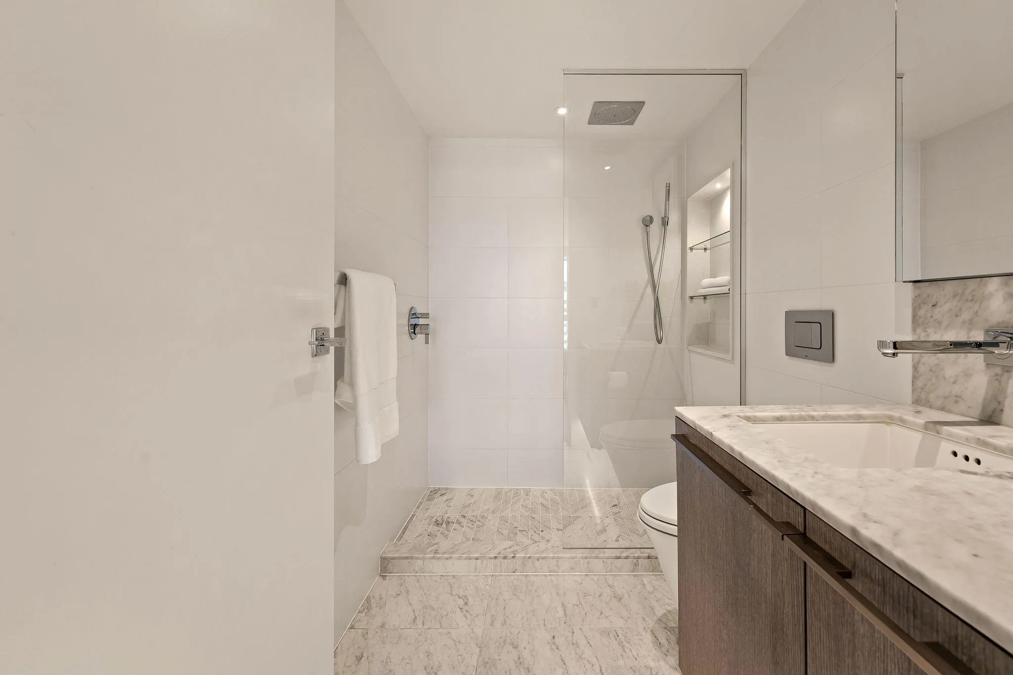 1111 Richards Street #1610