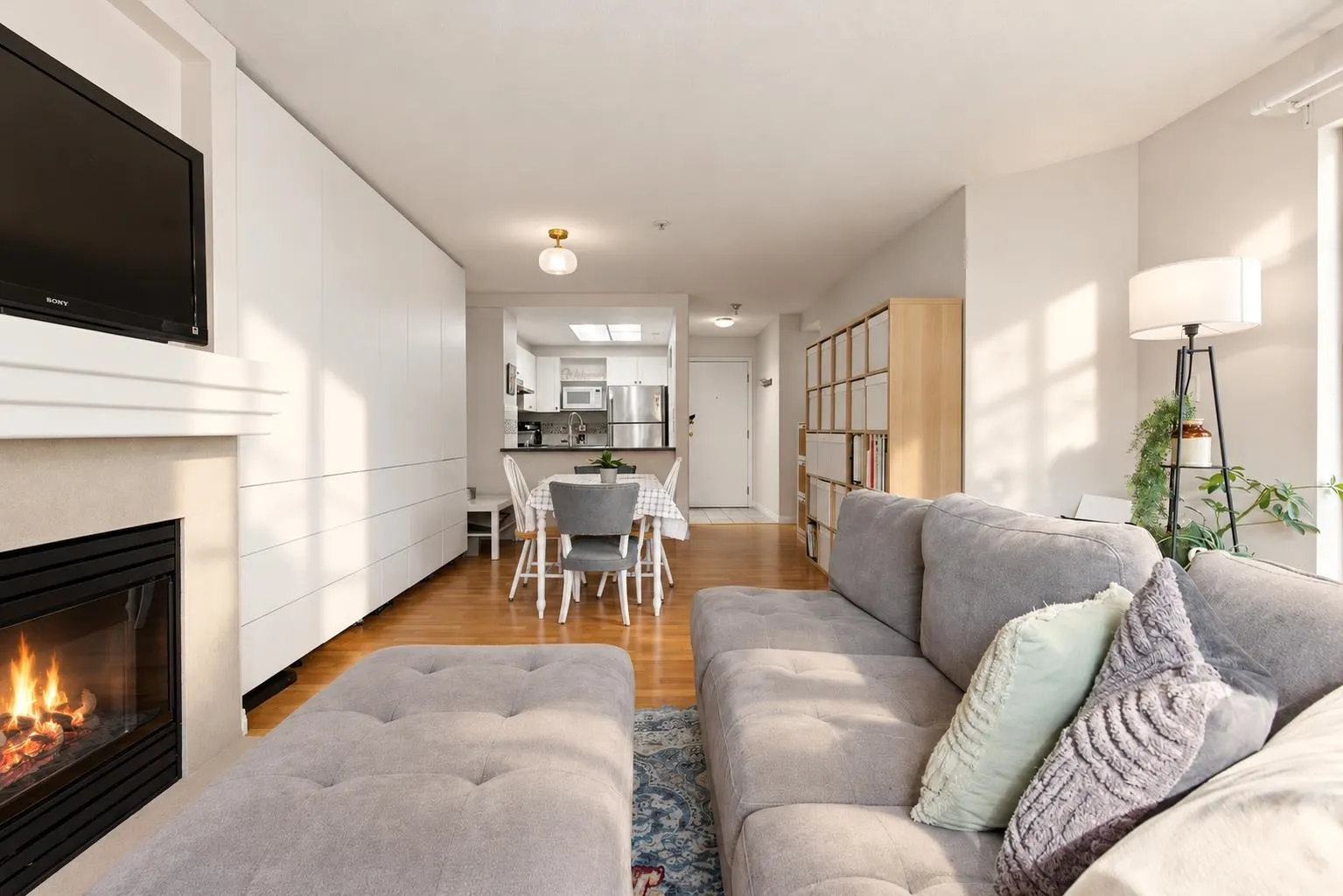 1650 Grant Avenue #207