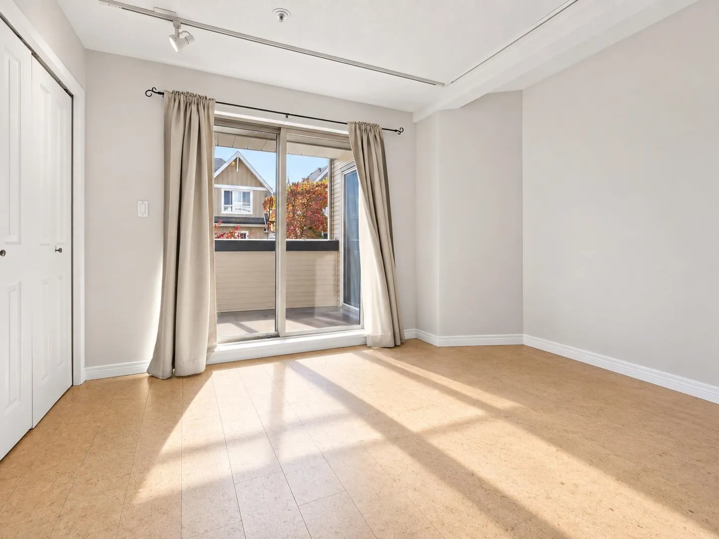 1650 Grant Avenue #207