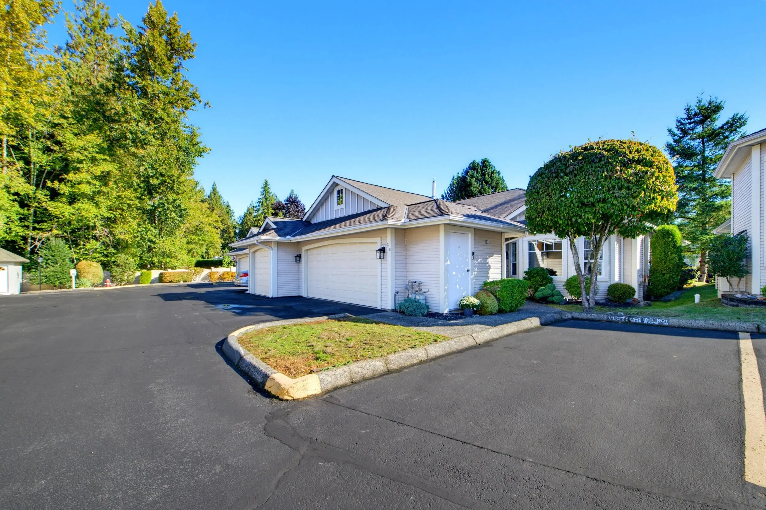 20655 88 Avenue #215