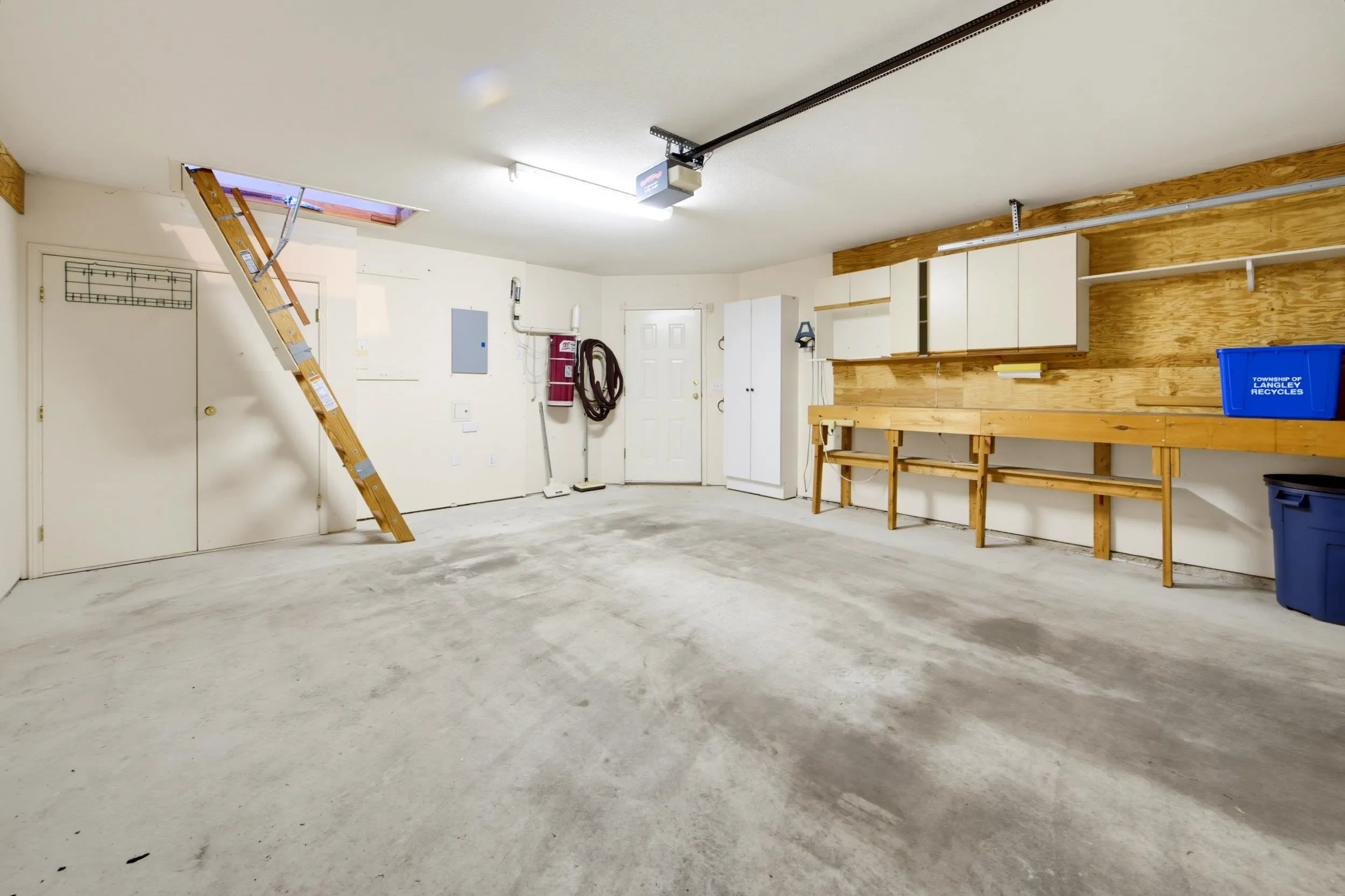 20655 88 Avenue #215