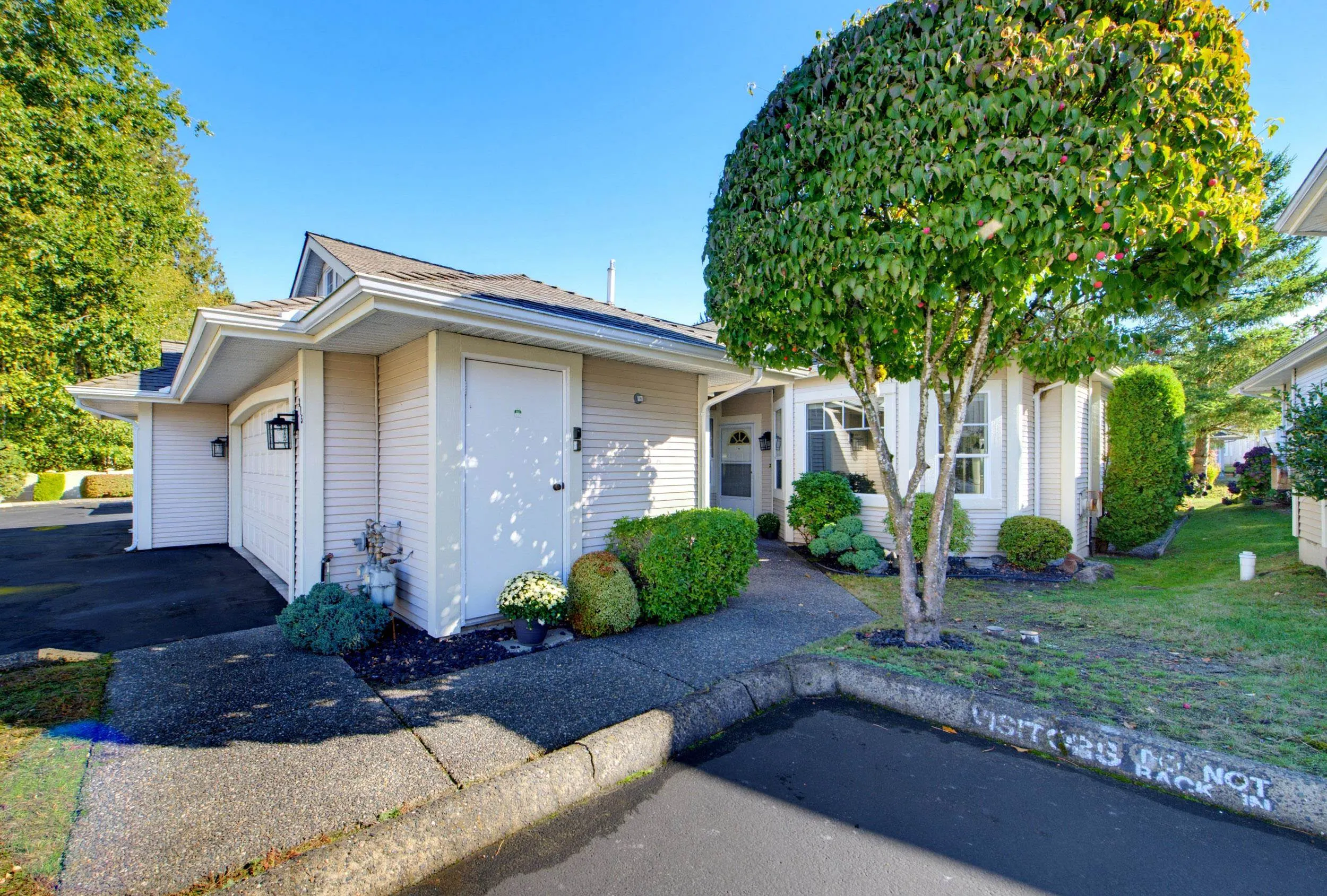 20655 88 Avenue #215