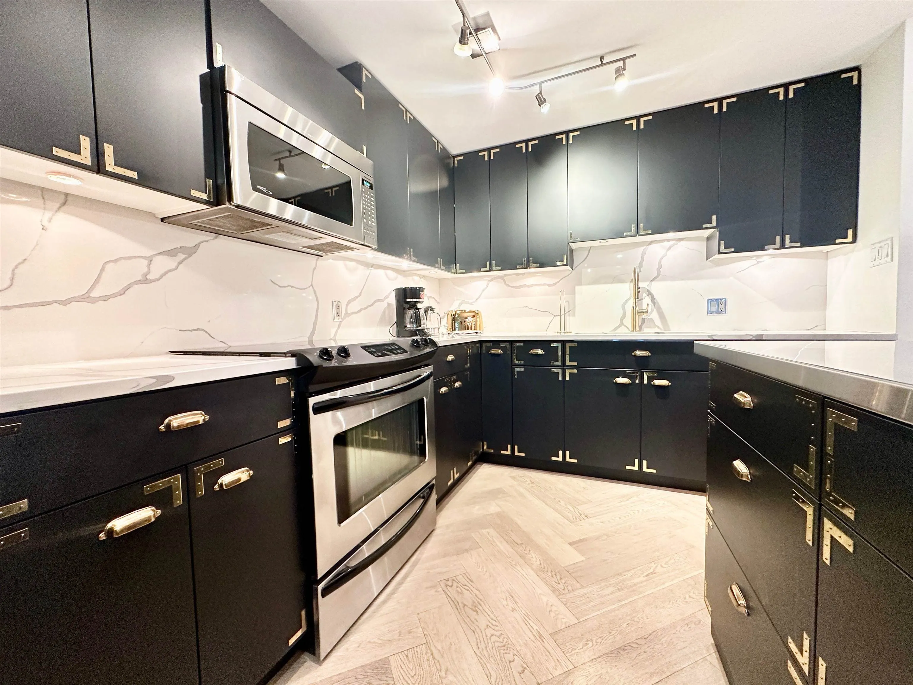 550 Beatty Street #5-4