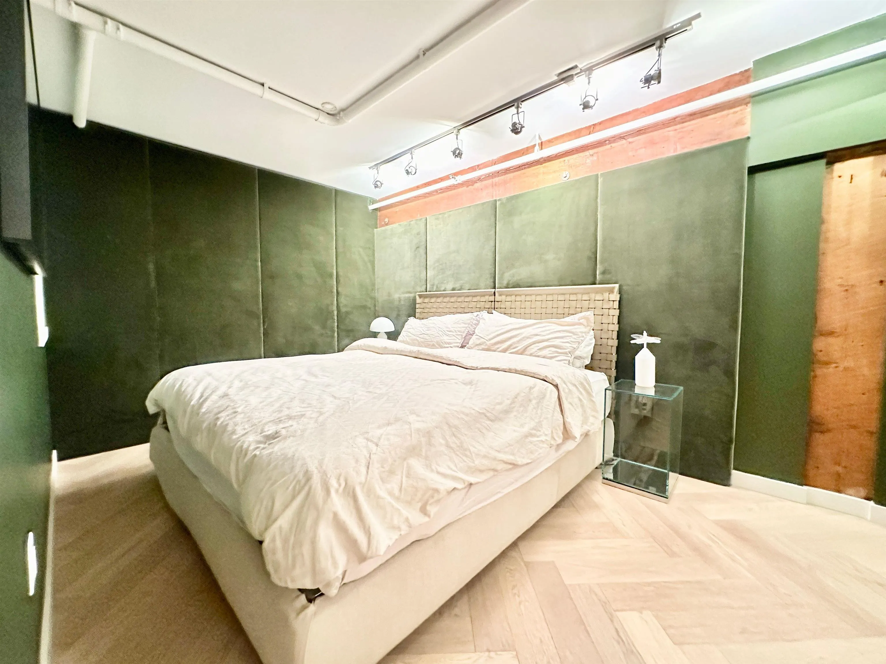 550 Beatty Street #5-4