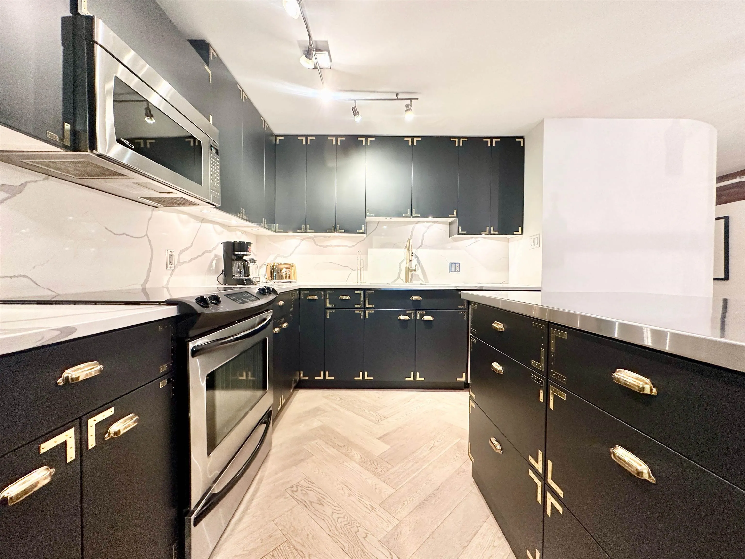 550 Beatty Street #5-4
