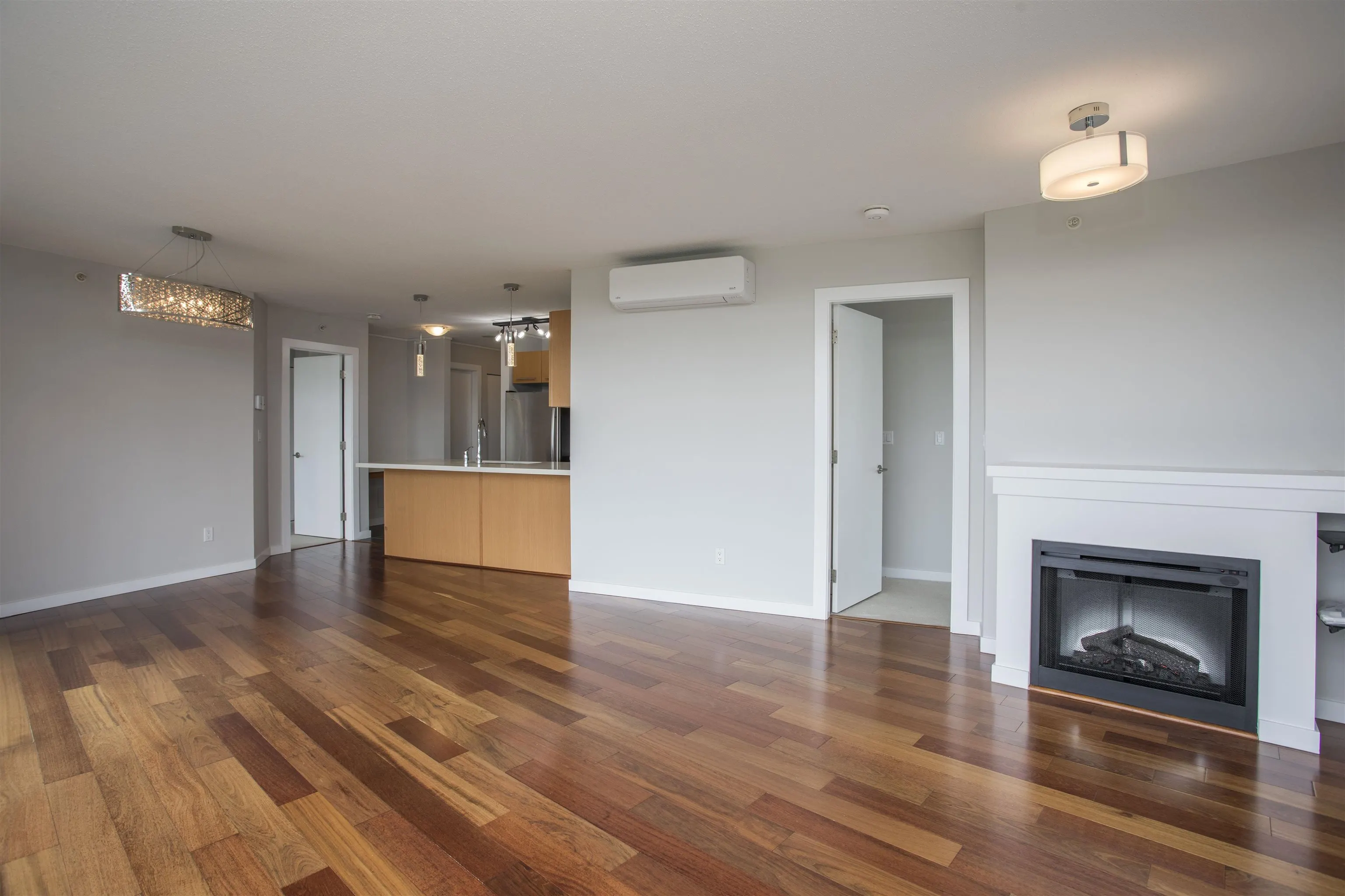 2133 Douglas Road #507