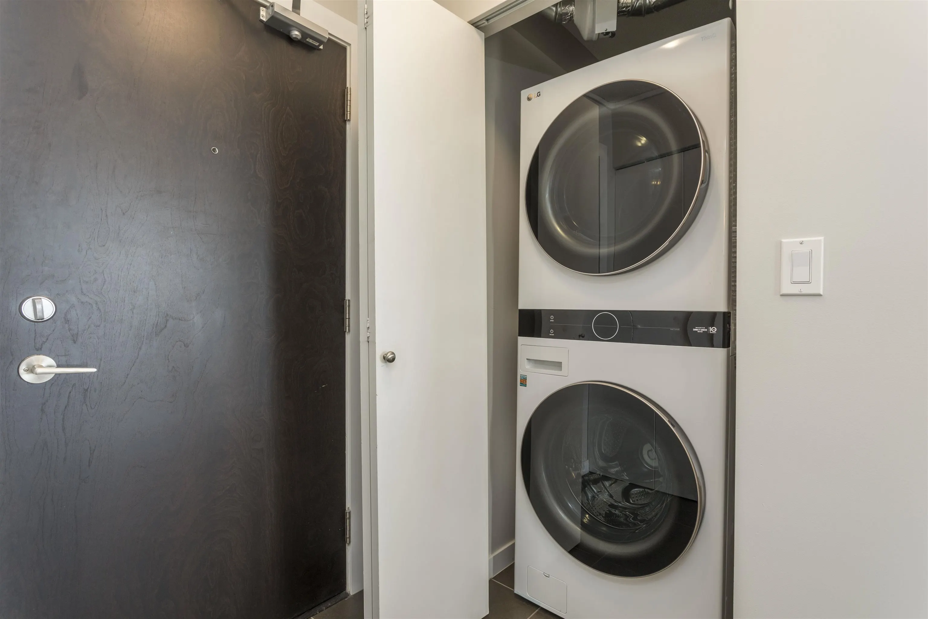 2133 Douglas Road #507