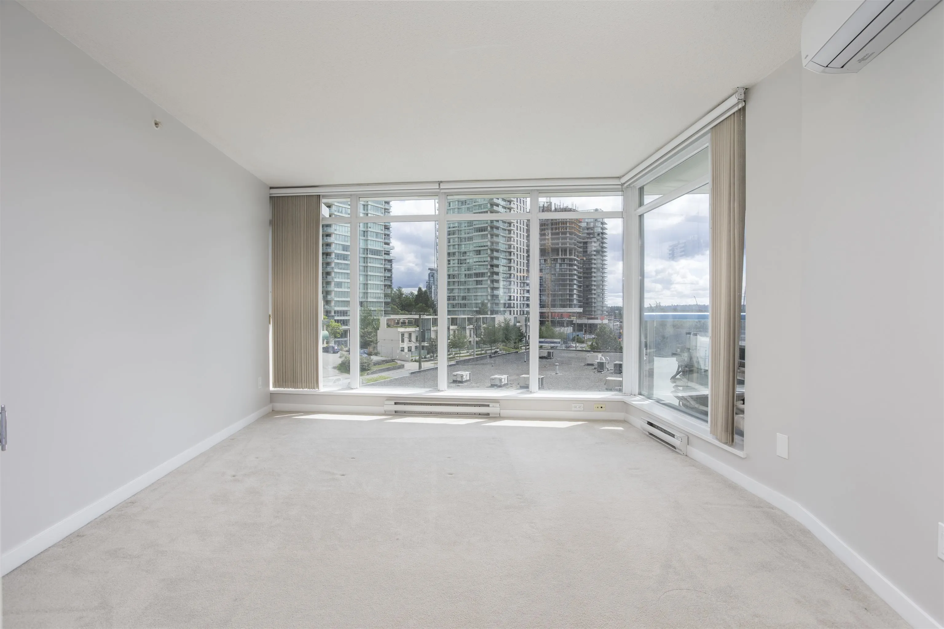 2133 Douglas Road #507
