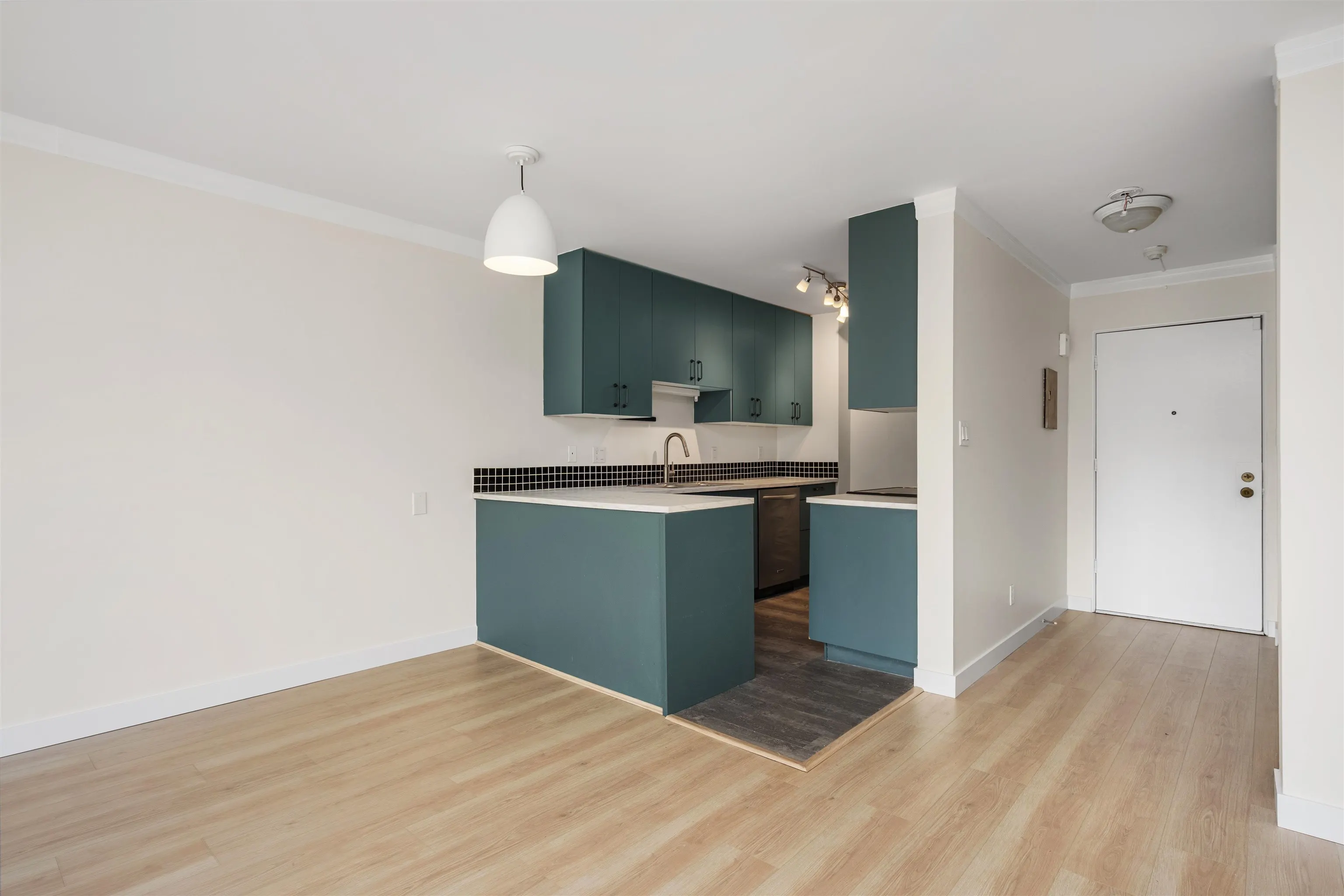 127 E 4th Street #204
