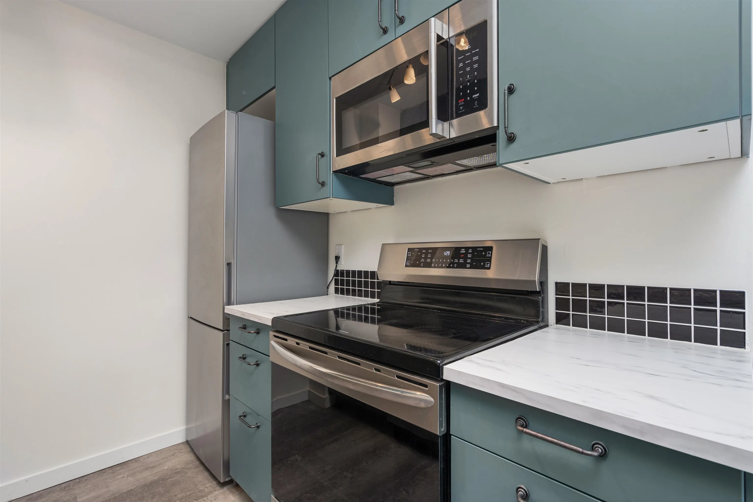 127 E 4th Street #204