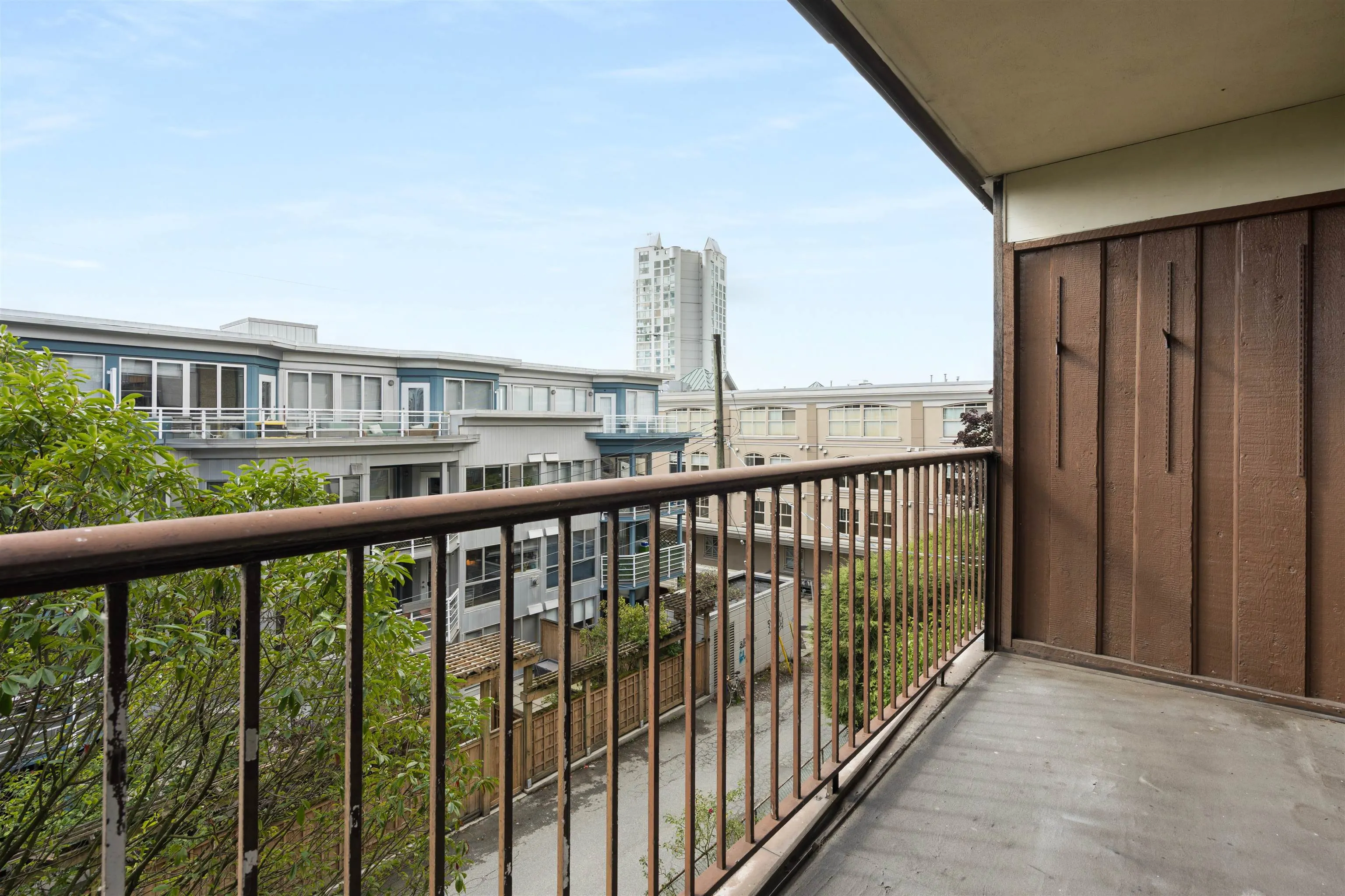 127 E 4th Street #204