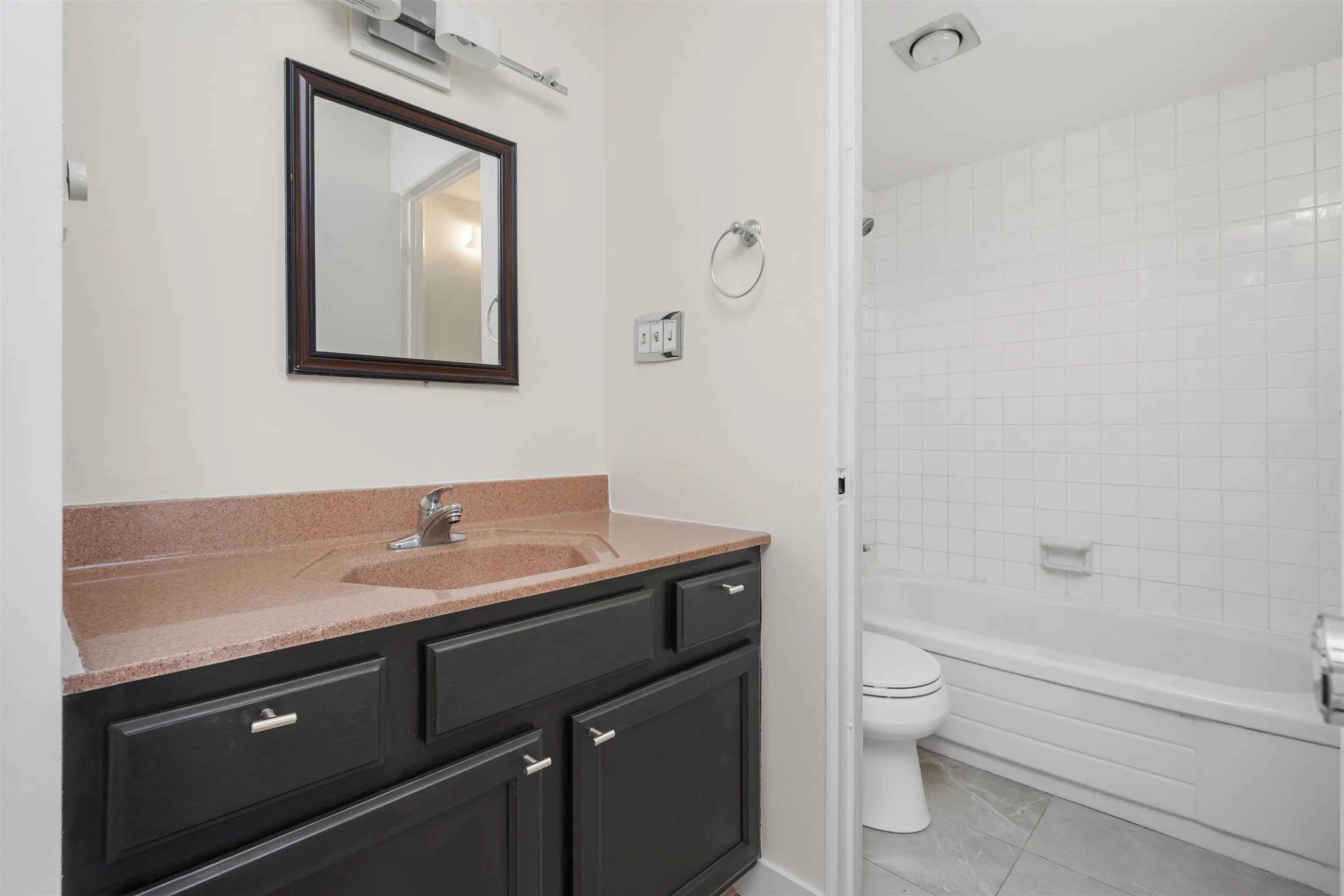127 E 4th Street #204