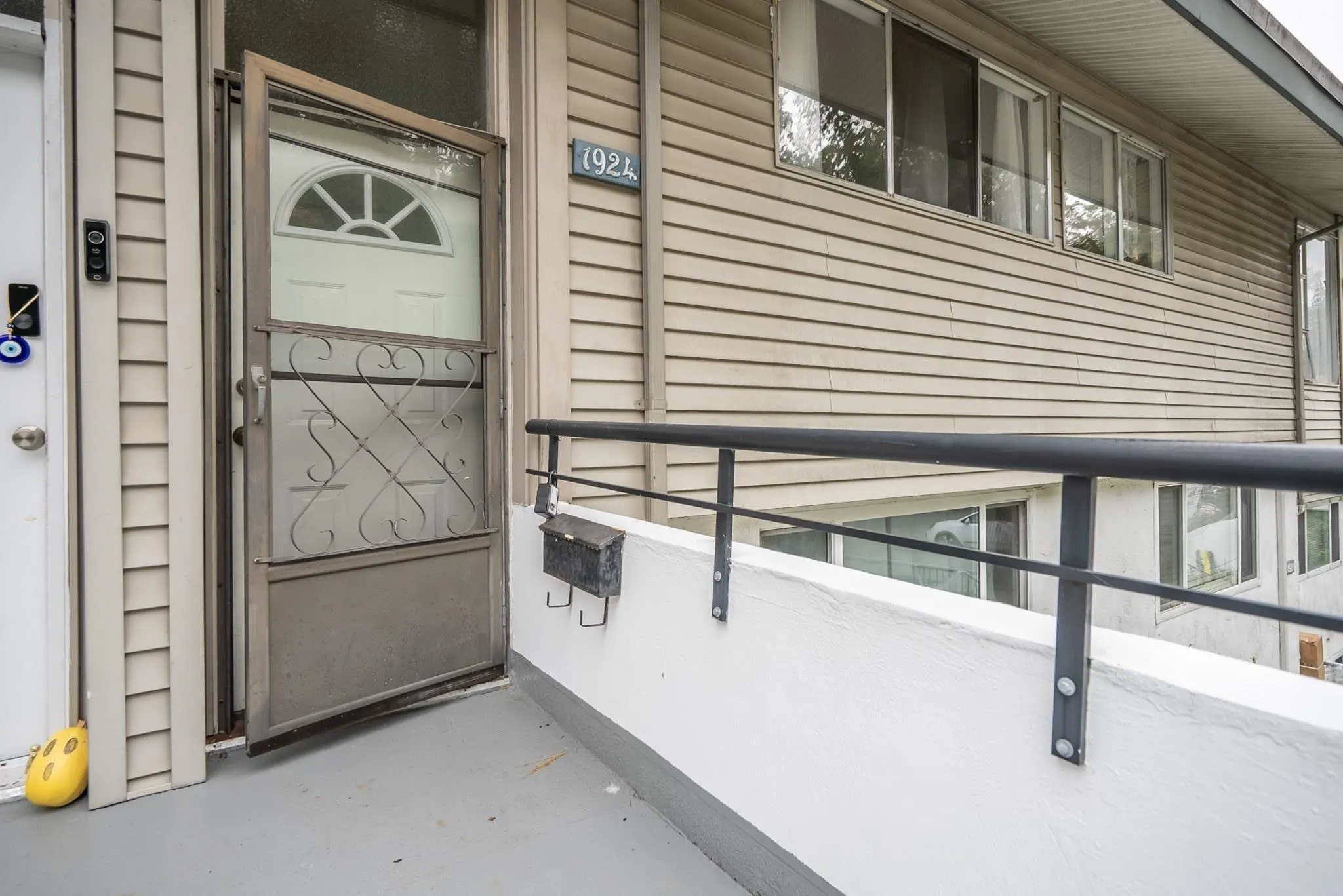1924 Highview Place