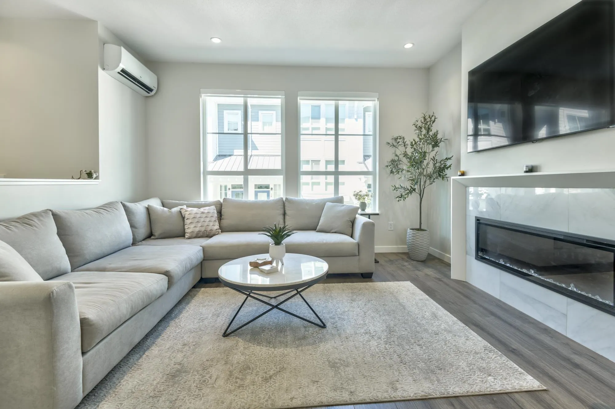 5311 Admiral Way #9