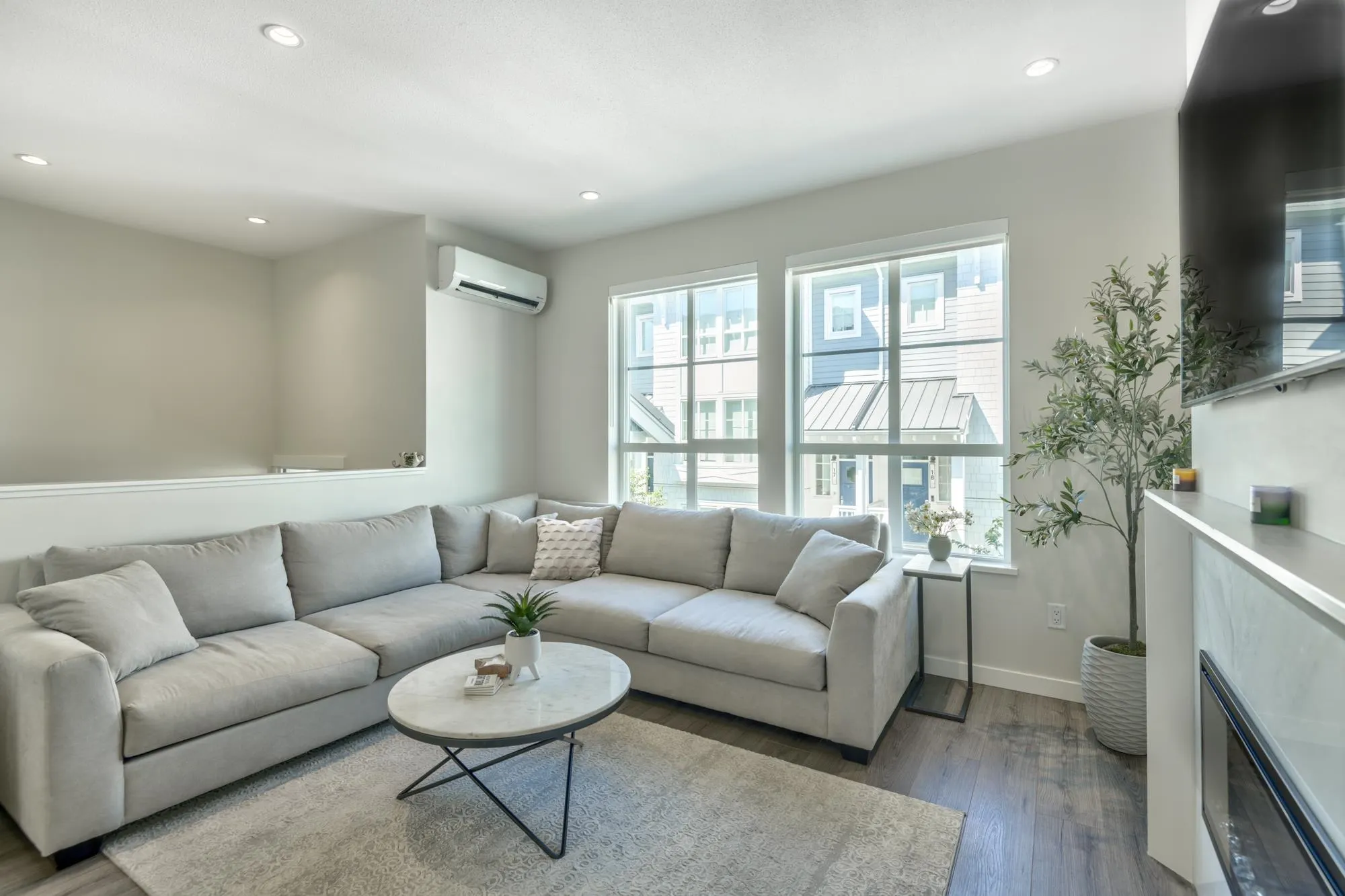 5311 Admiral Way #9