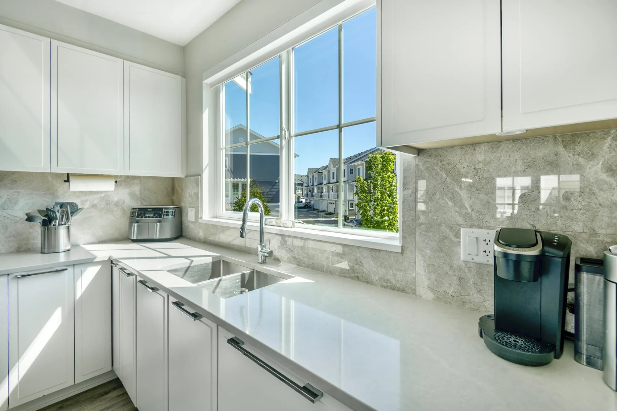 5311 Admiral Way #9