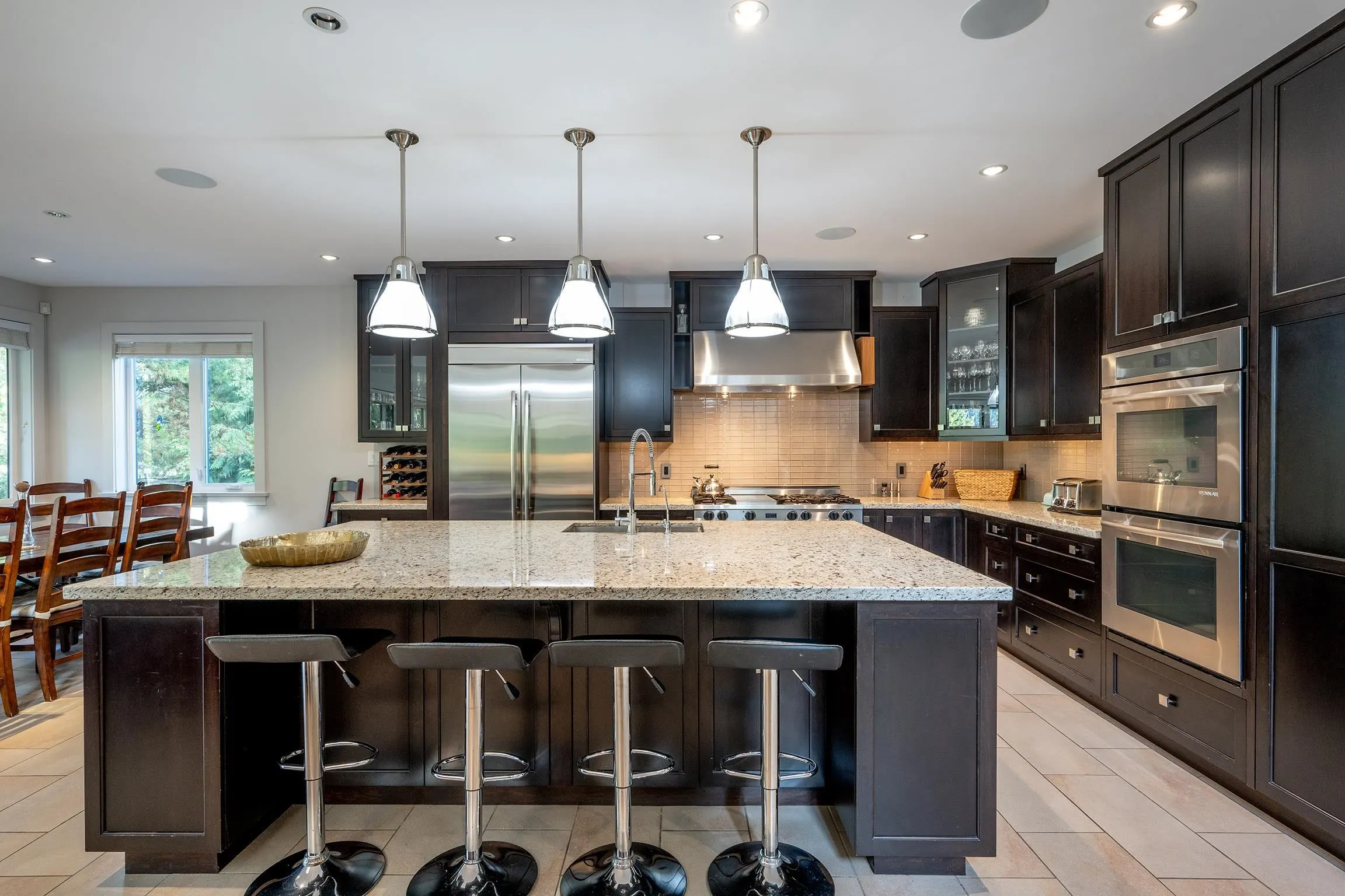 2817 Clifftop Lane