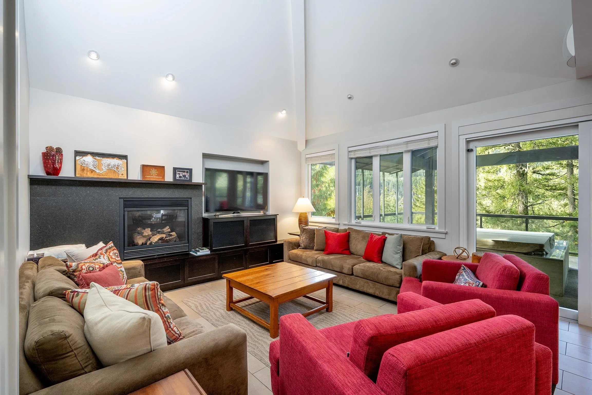 2817 Clifftop Lane