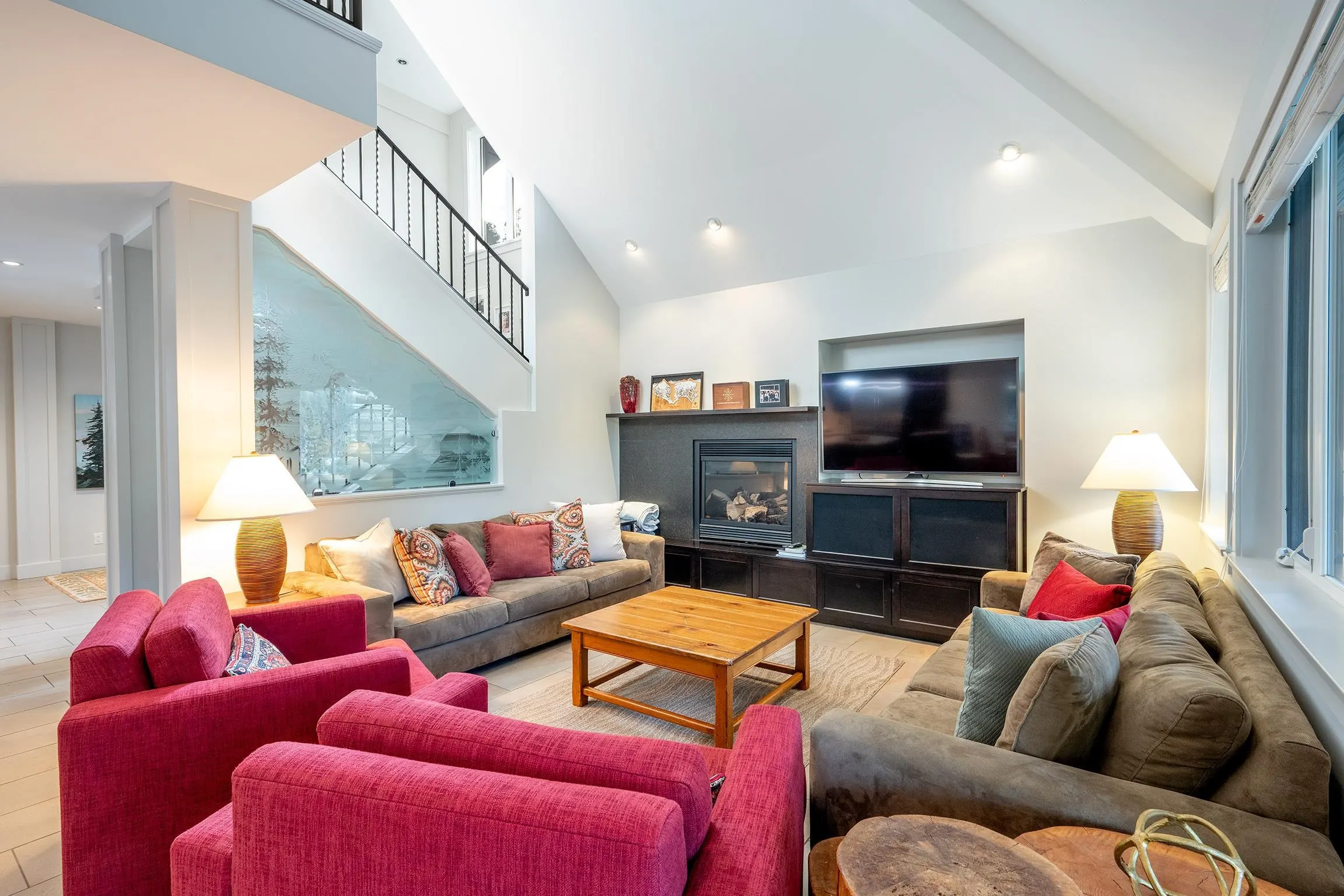 2817 Clifftop Lane