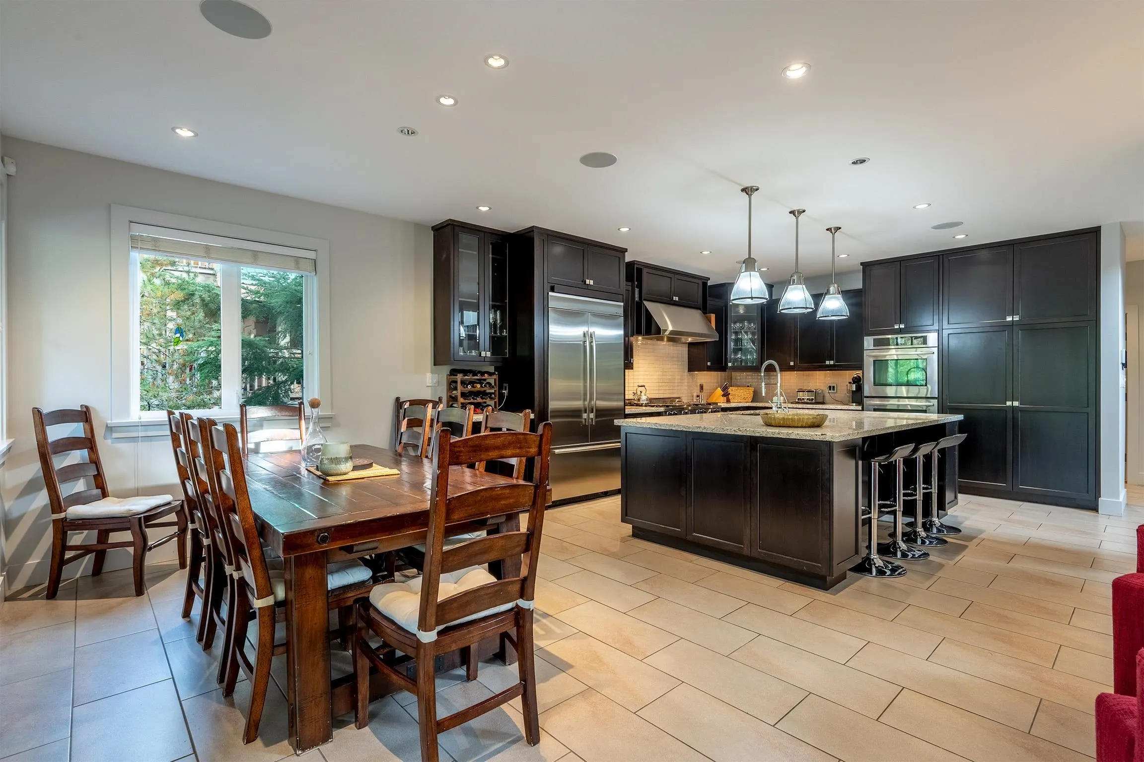 2817 Clifftop Lane