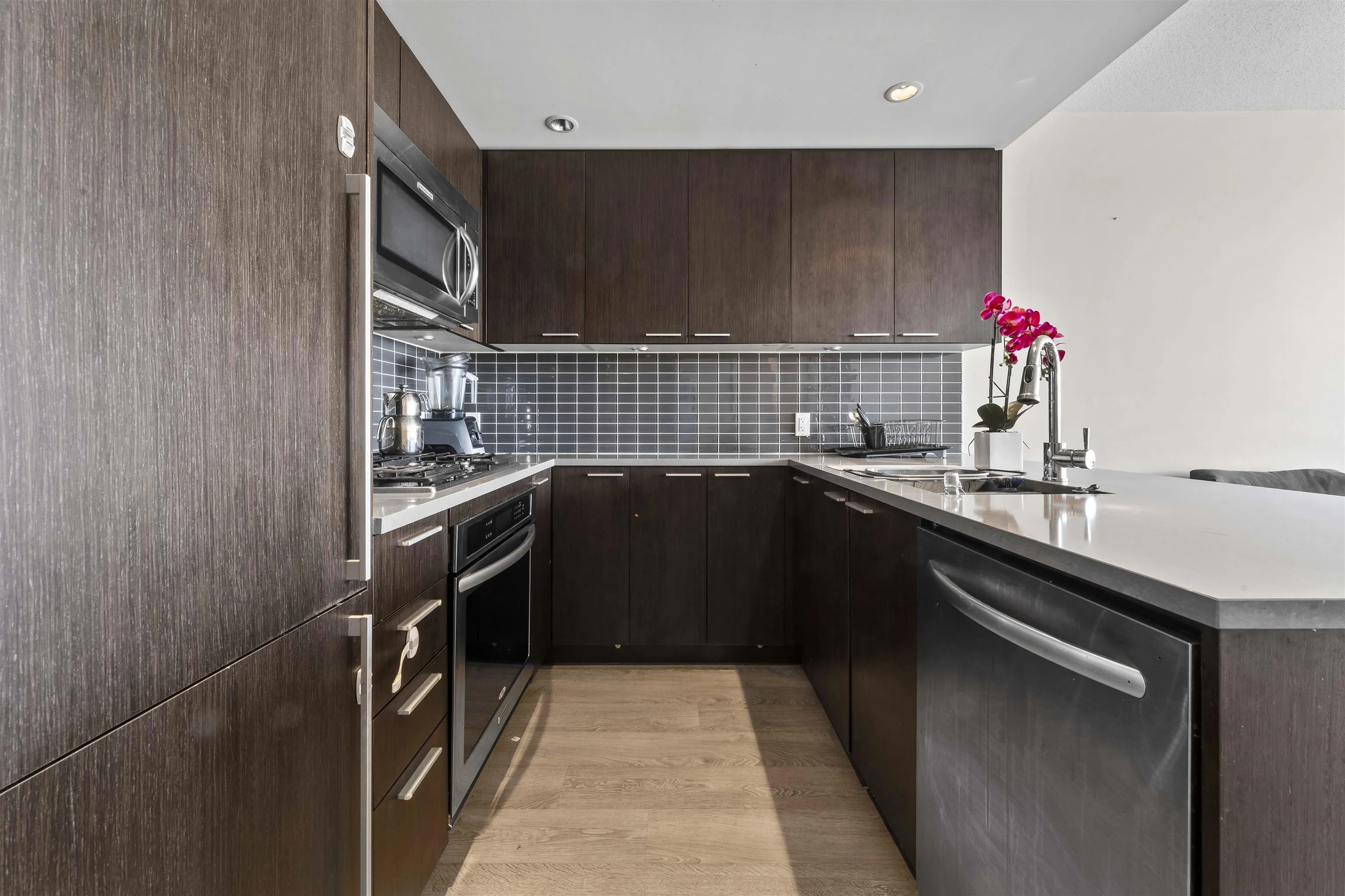 2975 Atlantic Avenue #2506