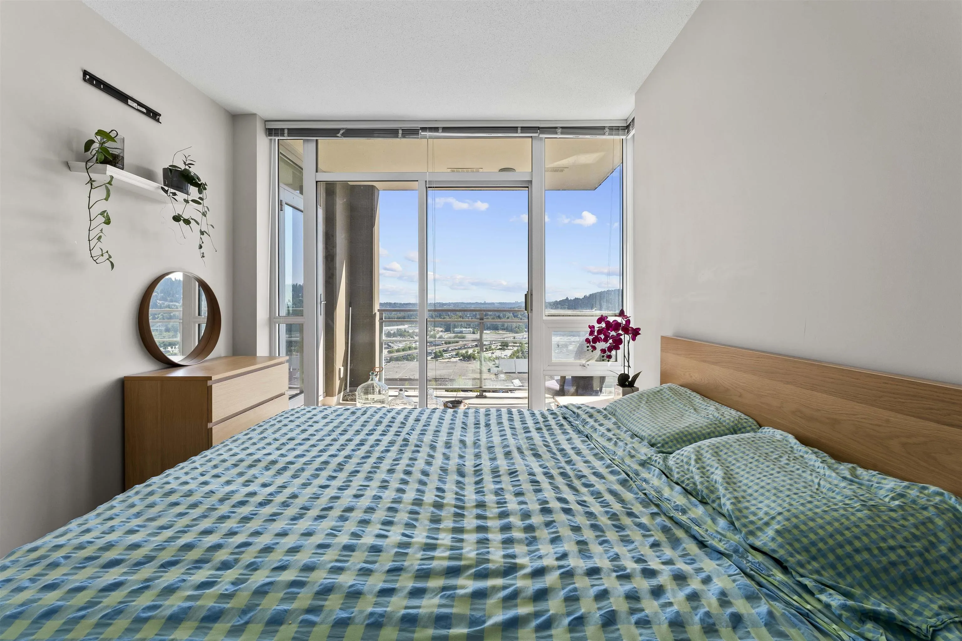 2975 Atlantic Avenue #2506