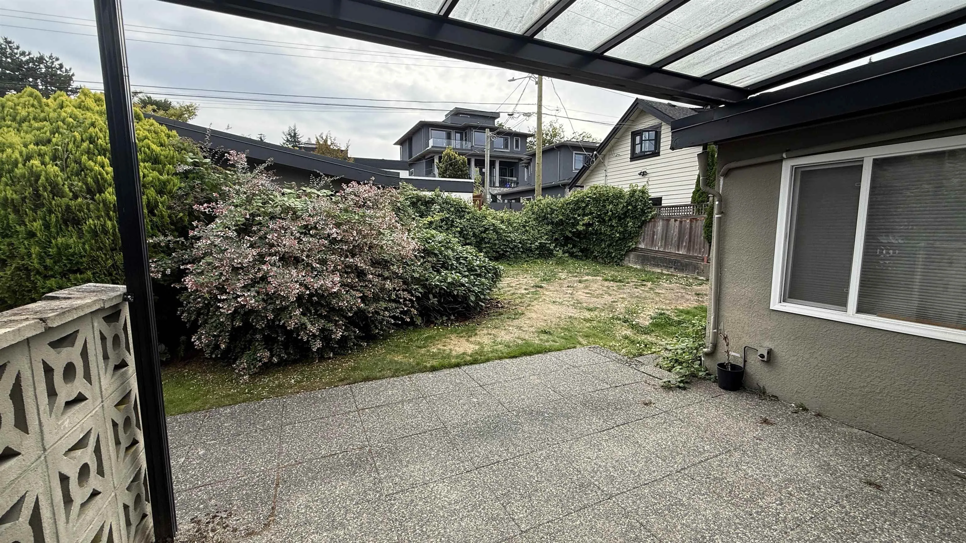 2244 W 32nd Avenue