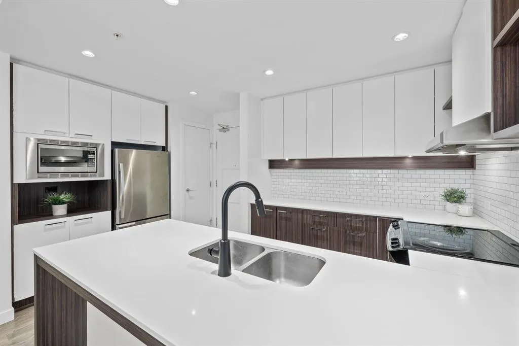 553 Foster Avenue #303
