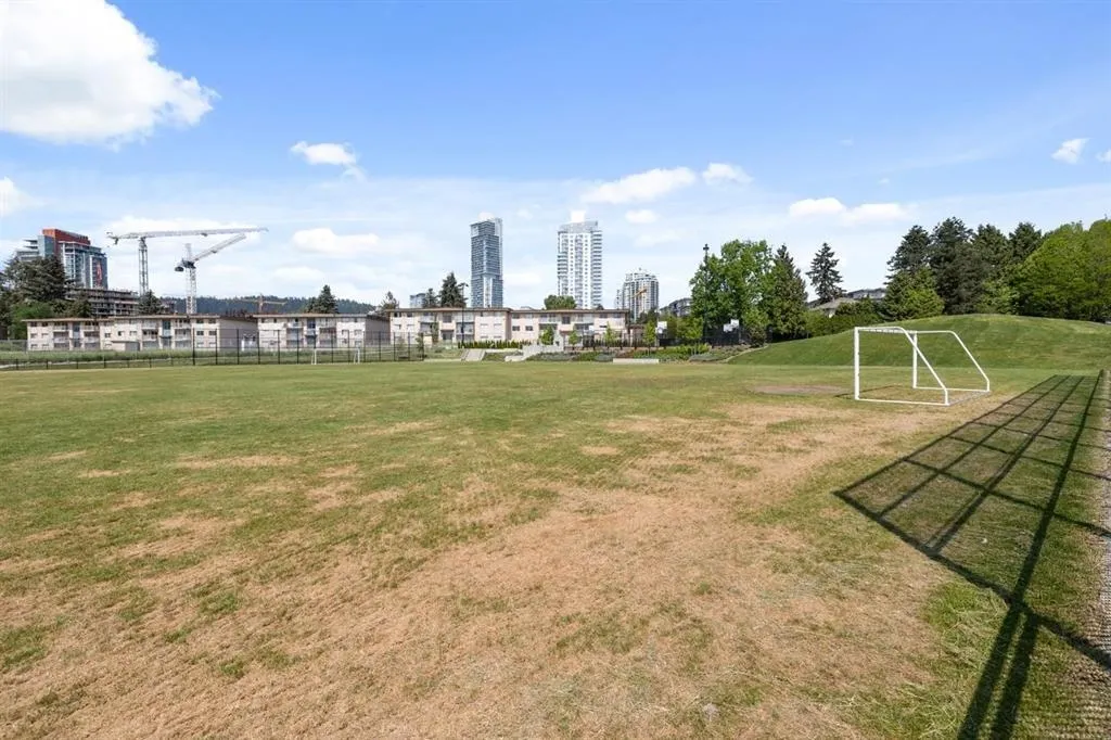 553 Foster Avenue #303