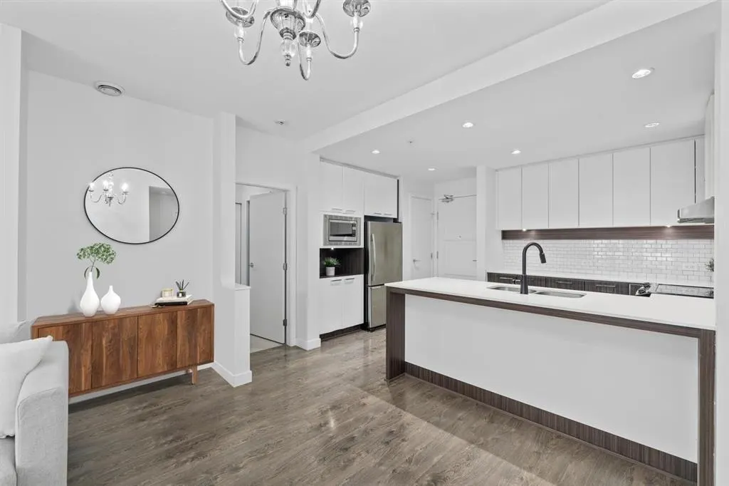 553 Foster Avenue #303