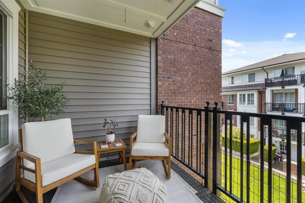 553 Foster Avenue #303
