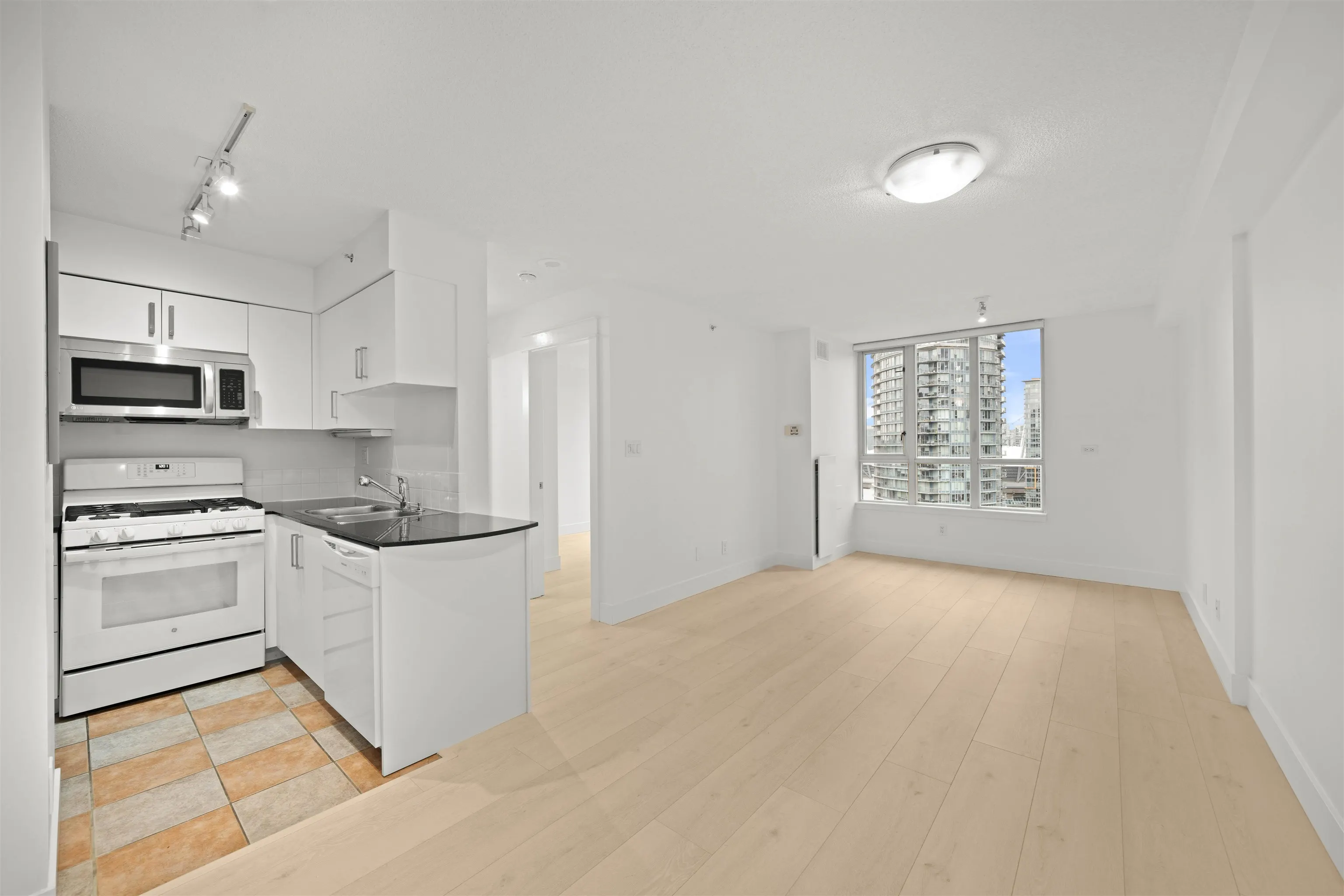 63 Keefer Place #2501