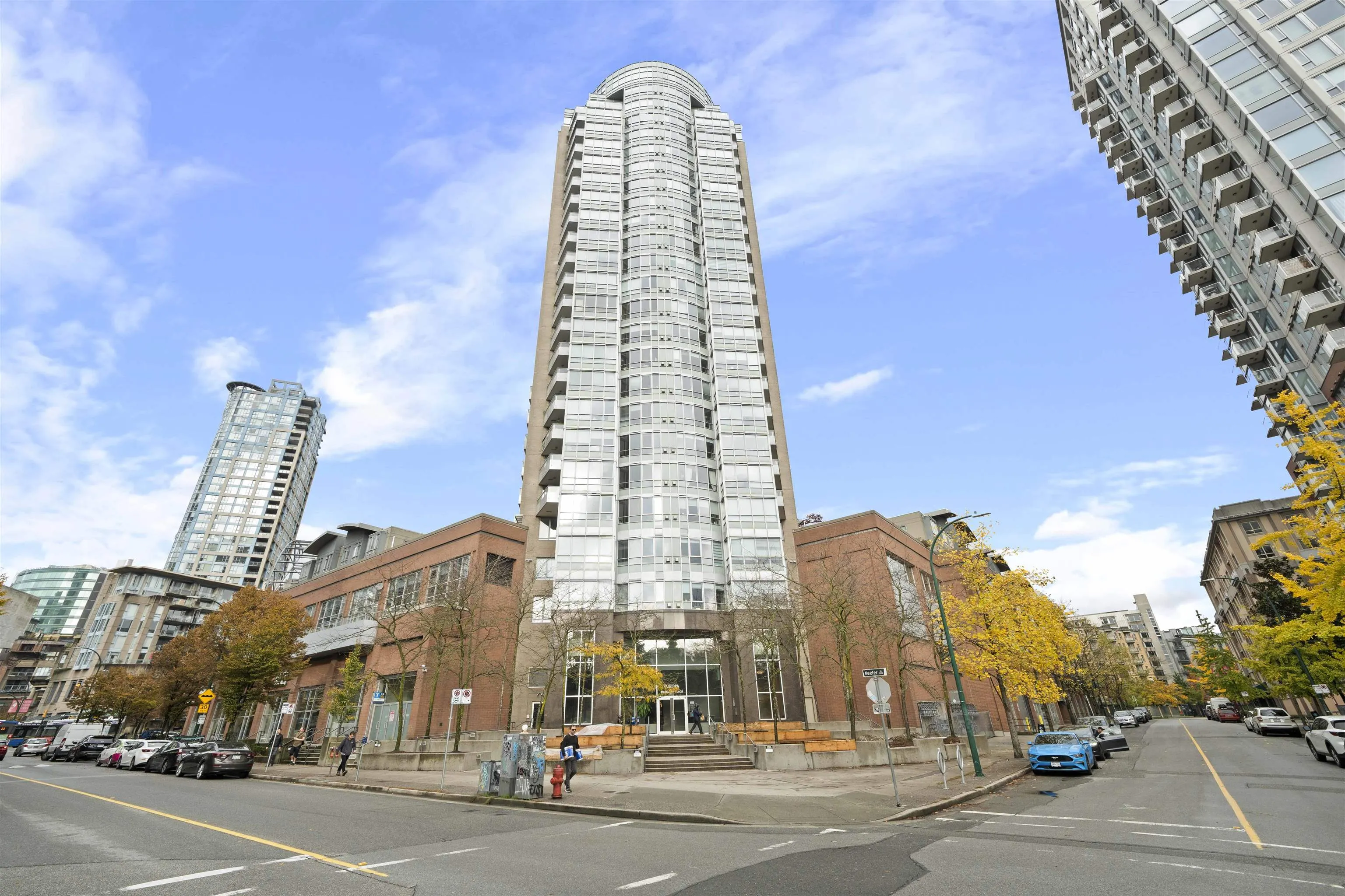 63 Keefer Place #2501