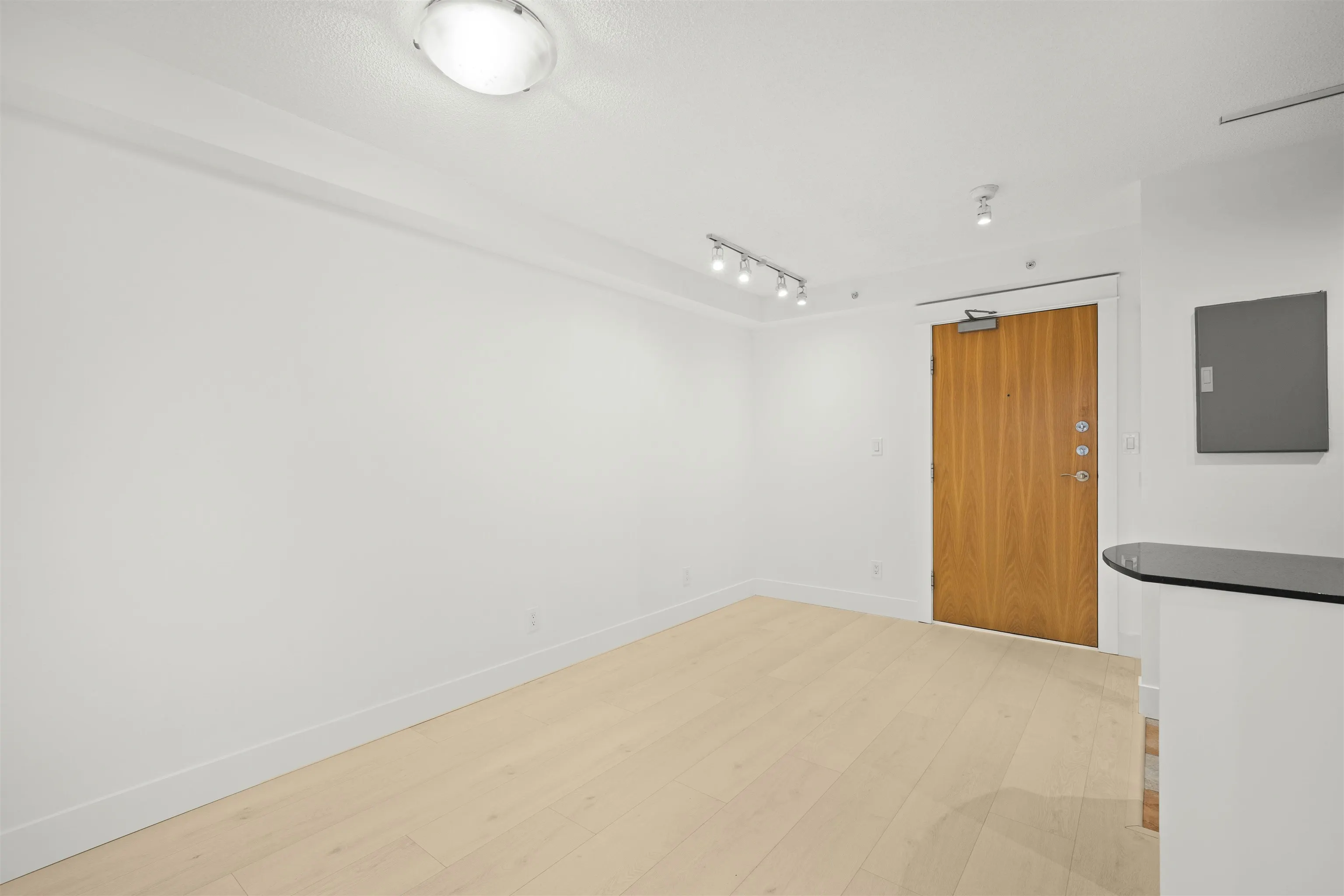 63 Keefer Place #2501