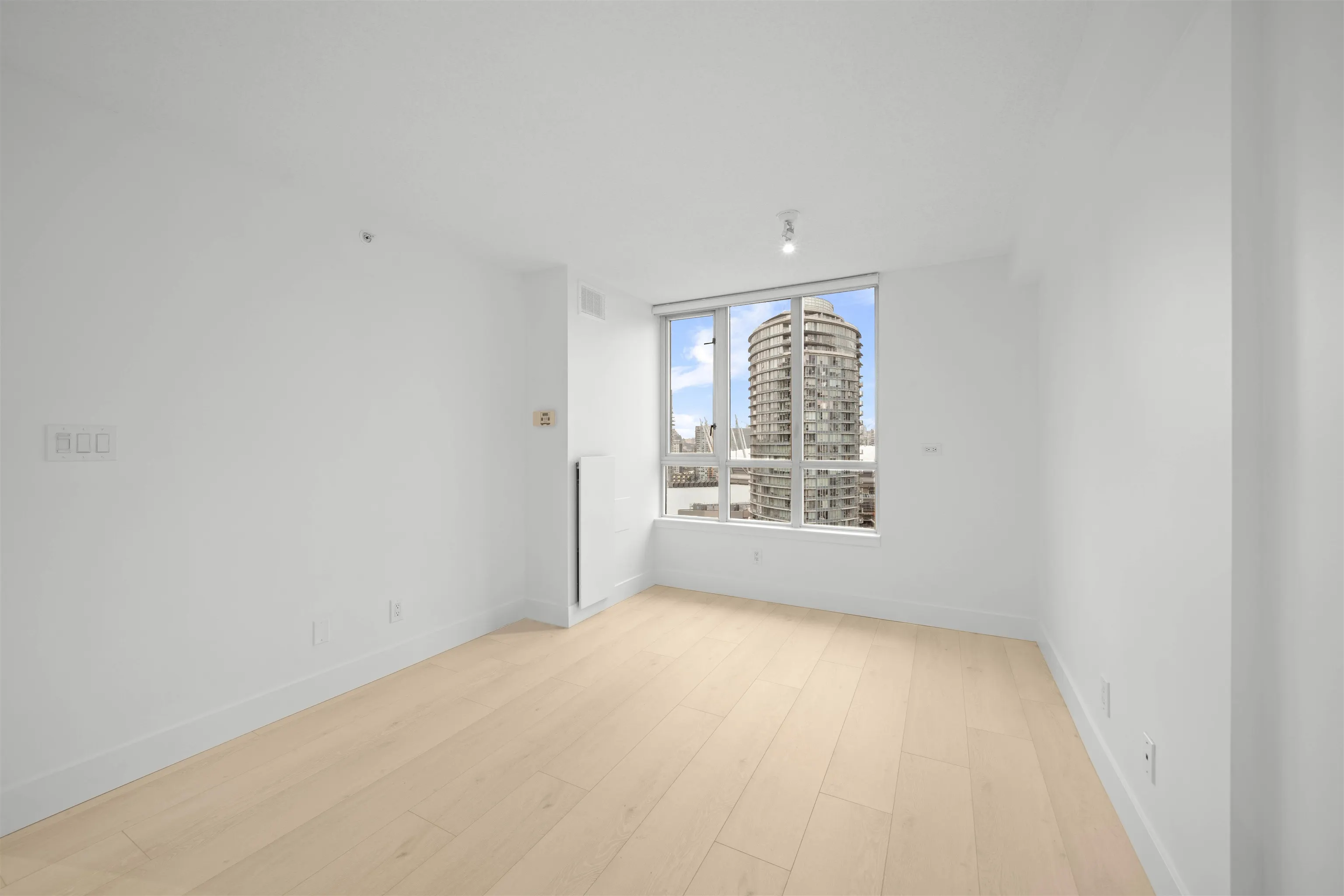 63 Keefer Place #2501