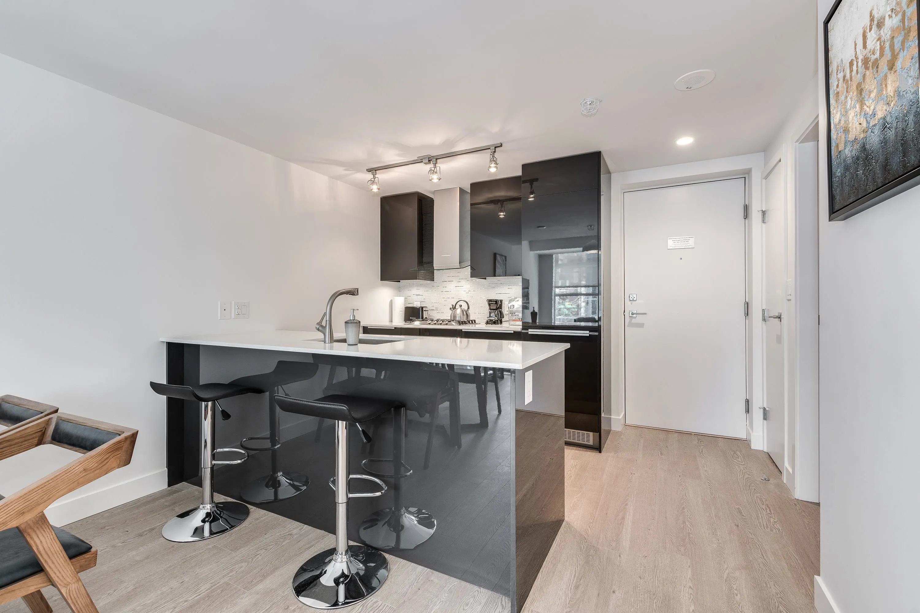 1283 Howe Street #412