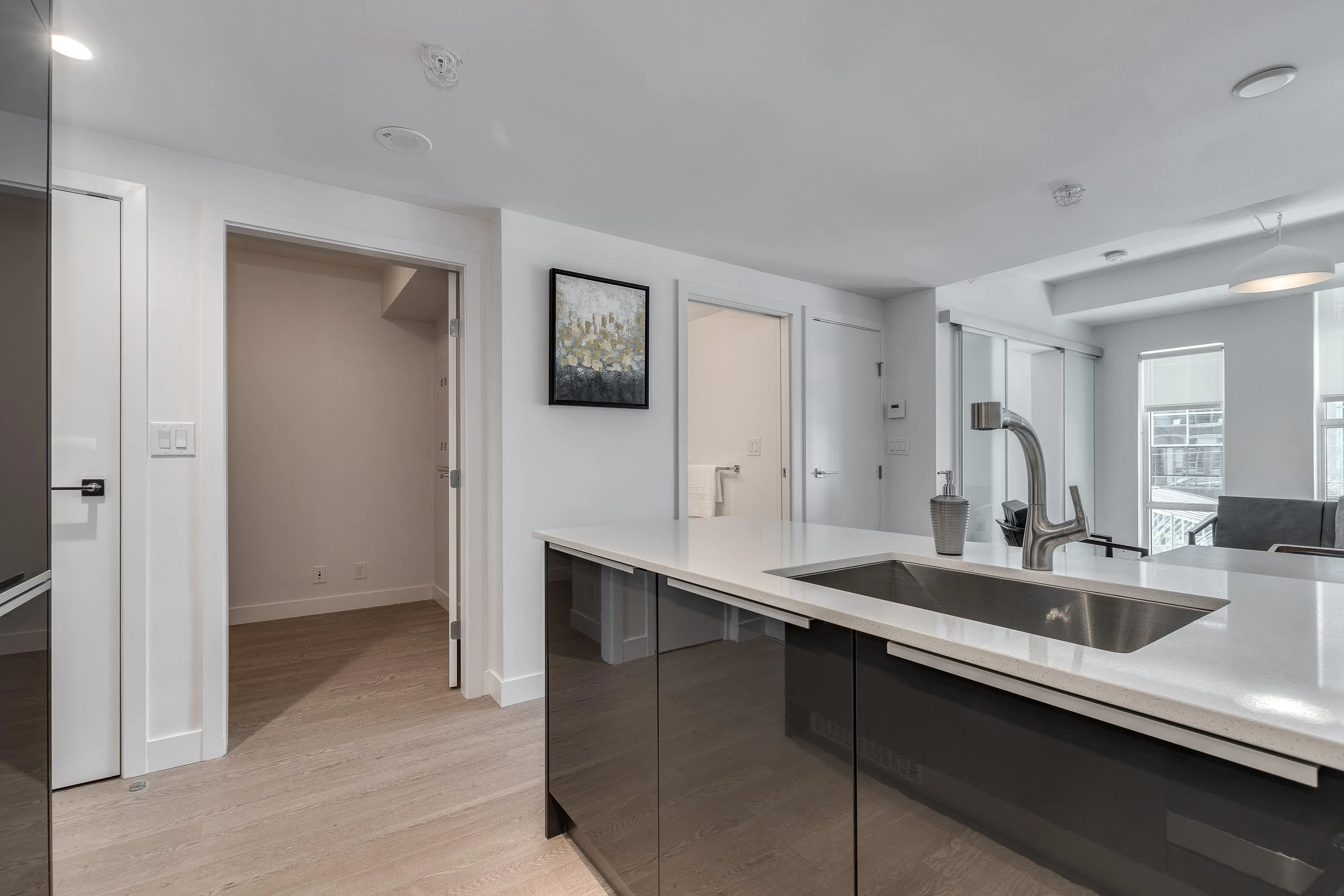 1283 Howe Street #412
