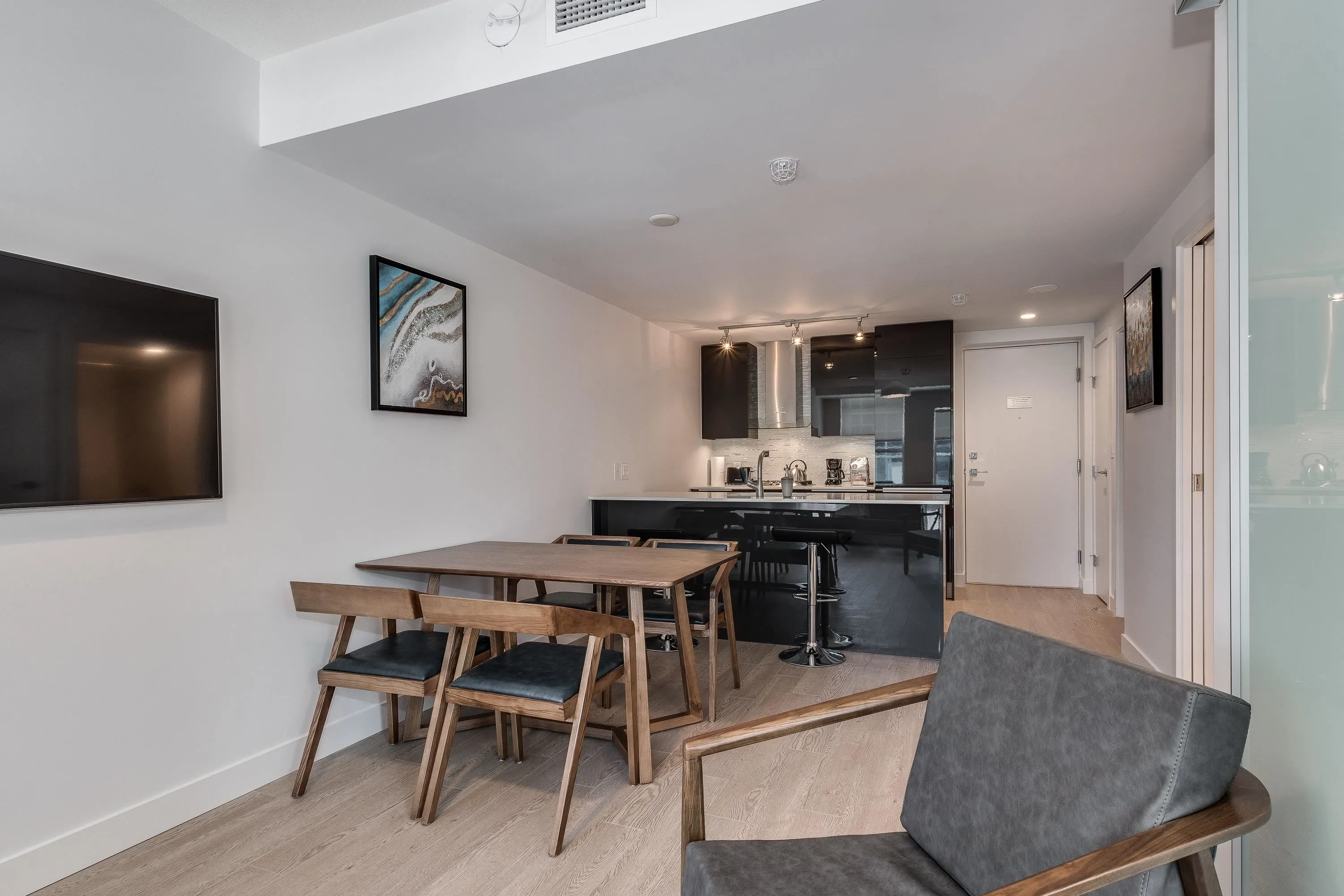1283 Howe Street #412