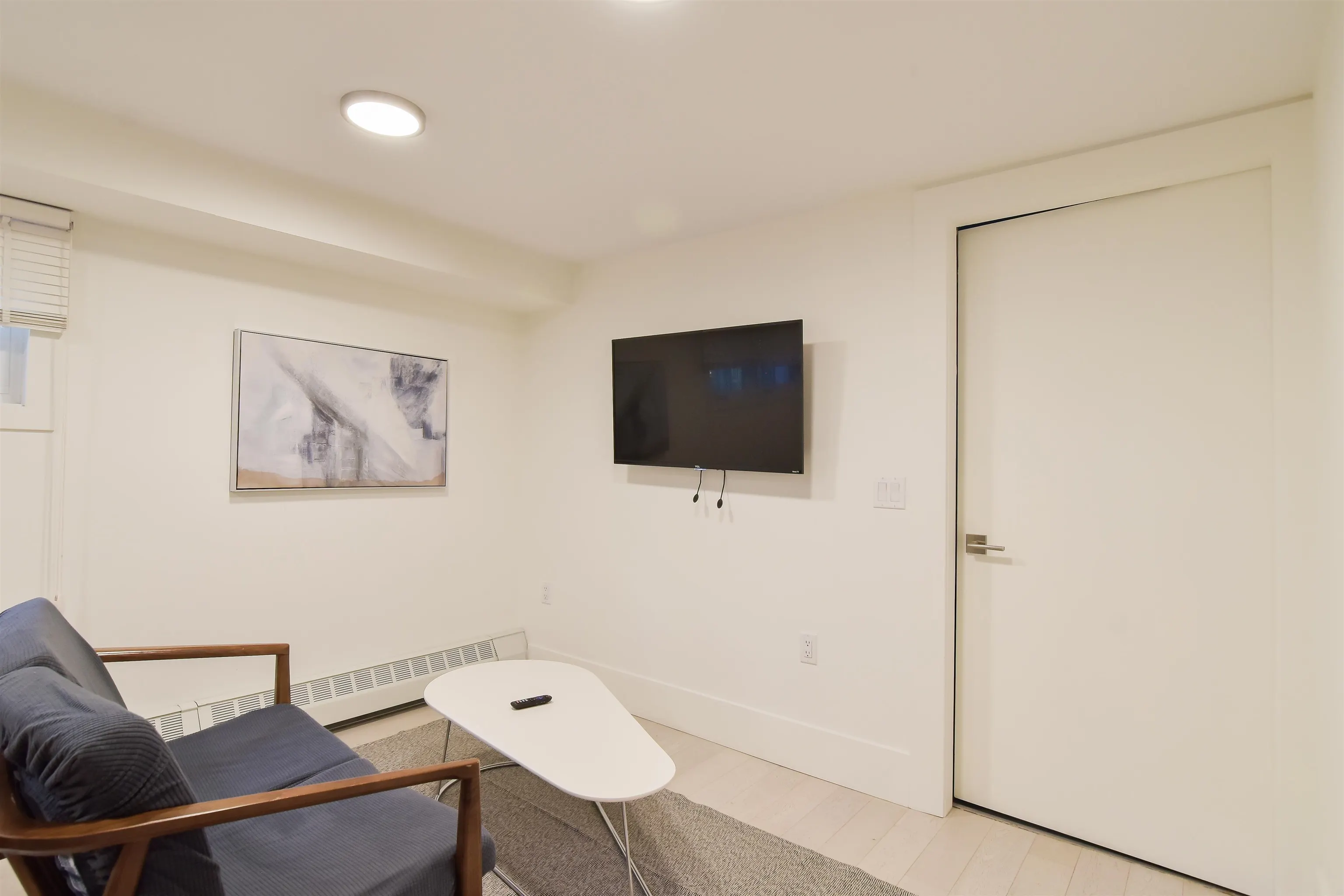 1425 Haro Street #002