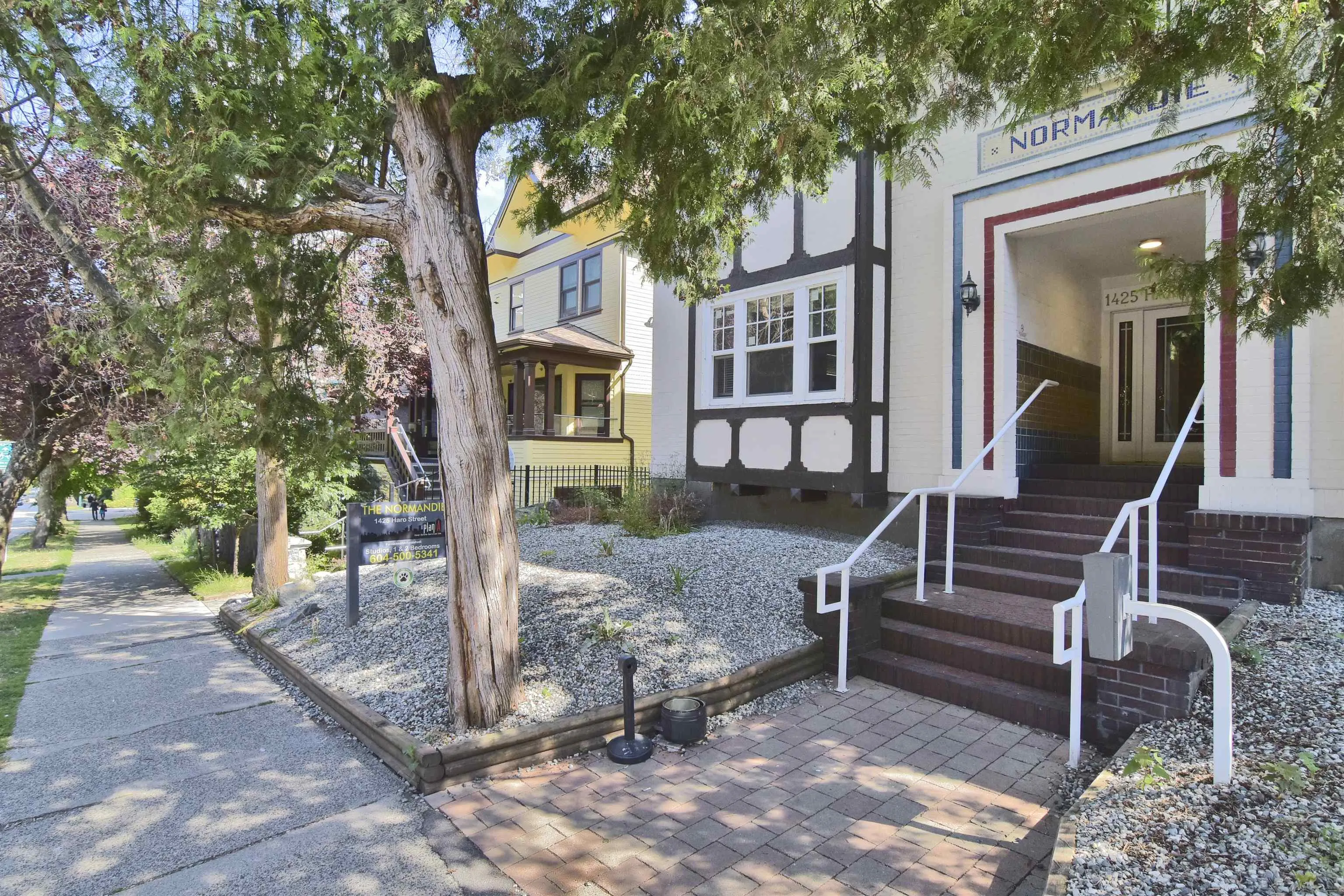 1425 Haro Street #002
