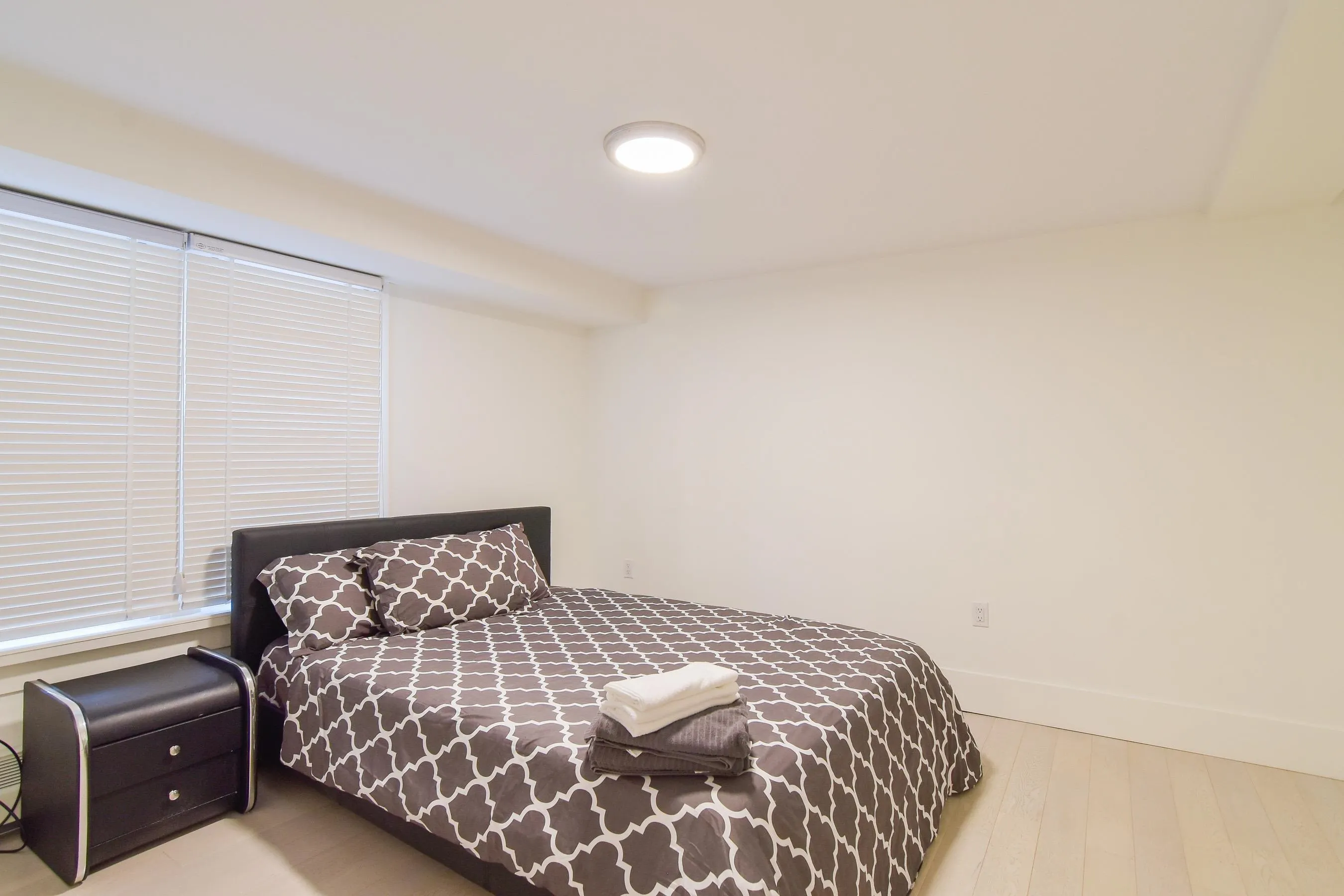 1425 Haro Street #002