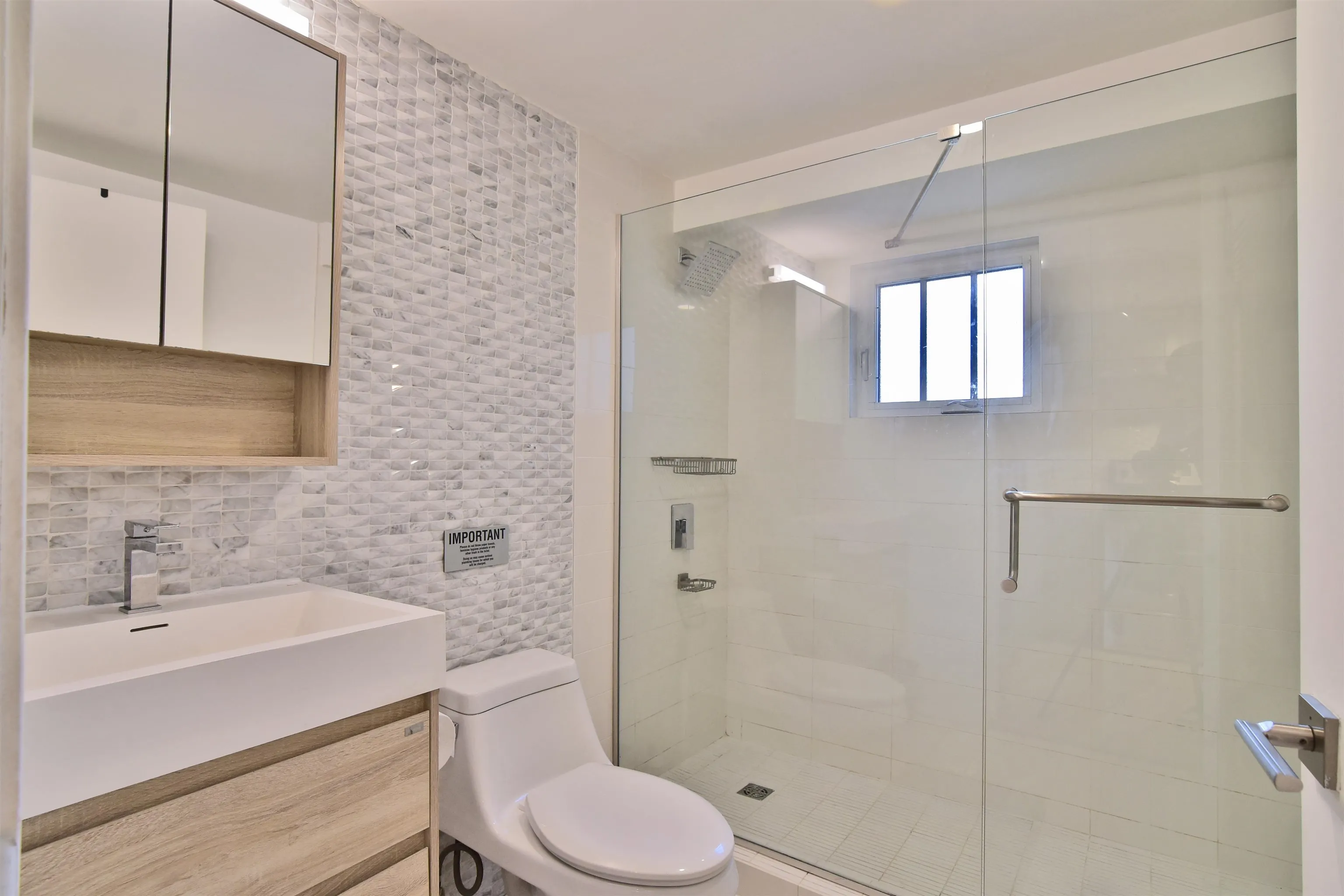 1425 Haro Street #002