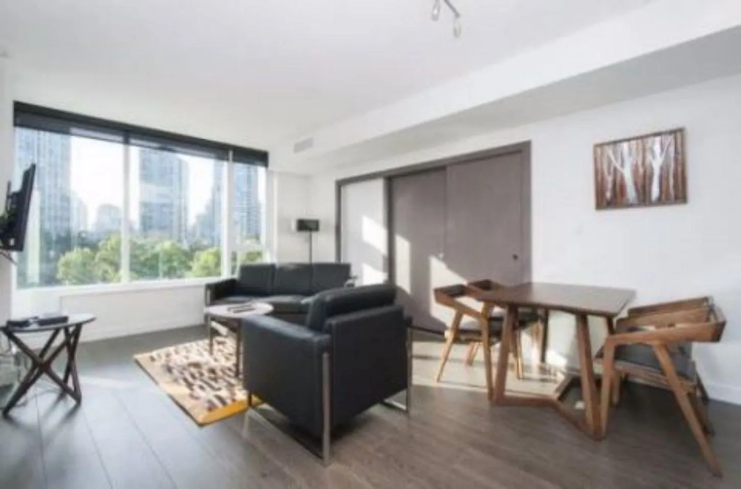 68 Smithe Street #1027