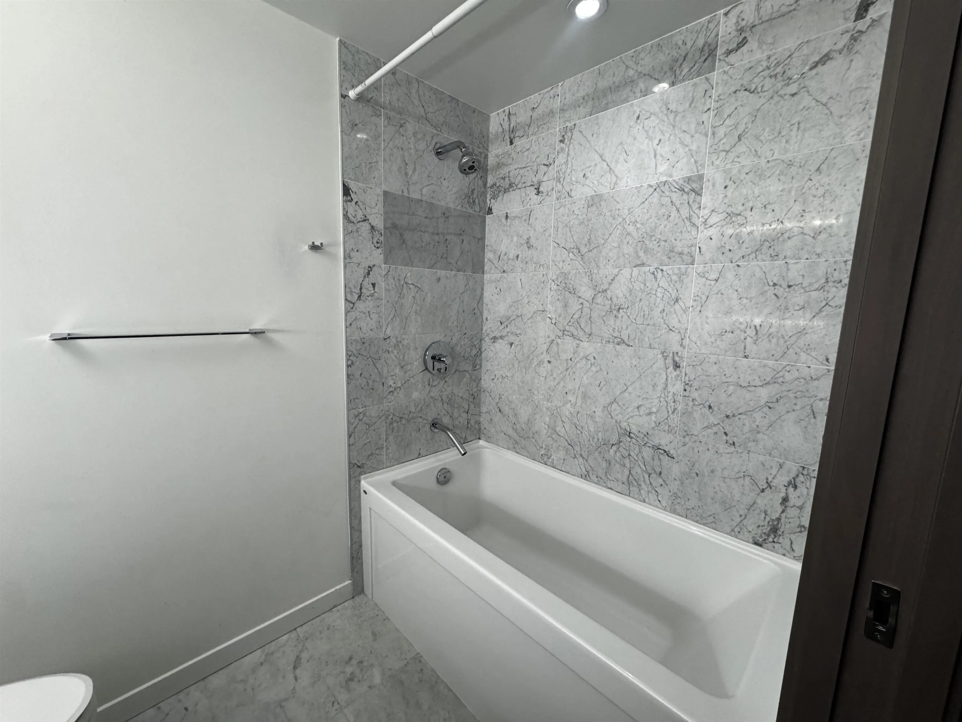 68 Smithe Street #517