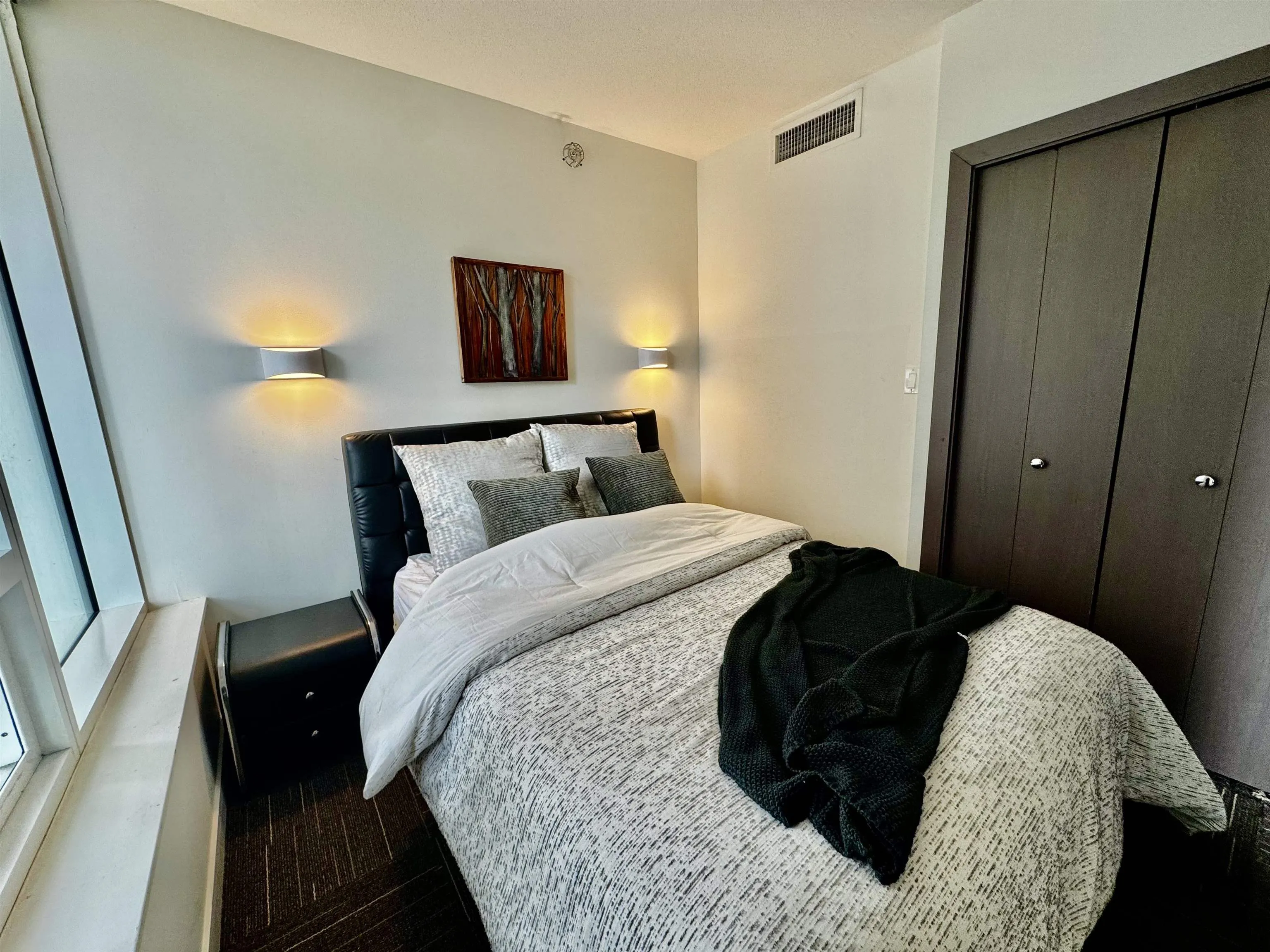 68 Smithe Street #517