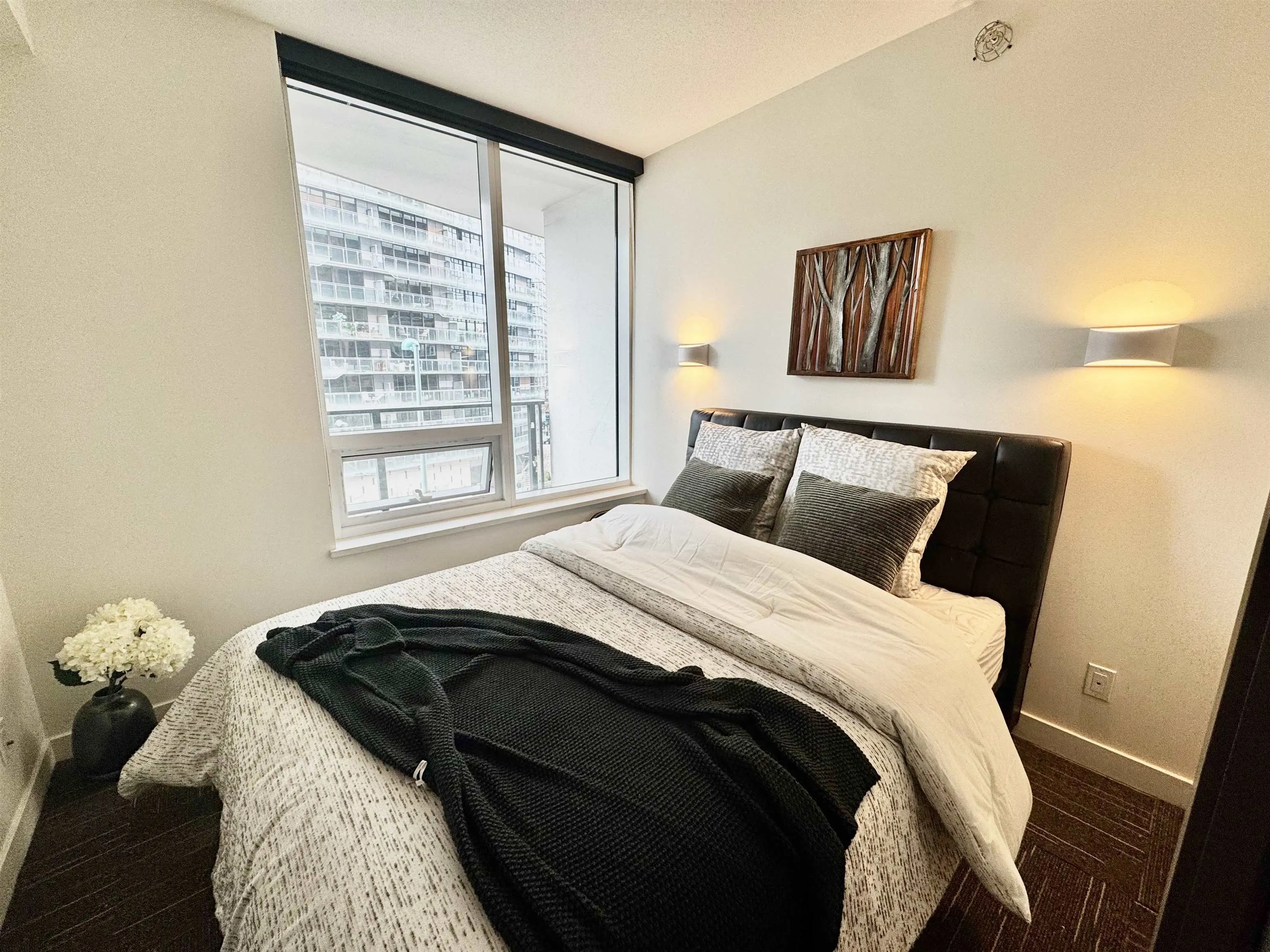 68 Smithe Street #517