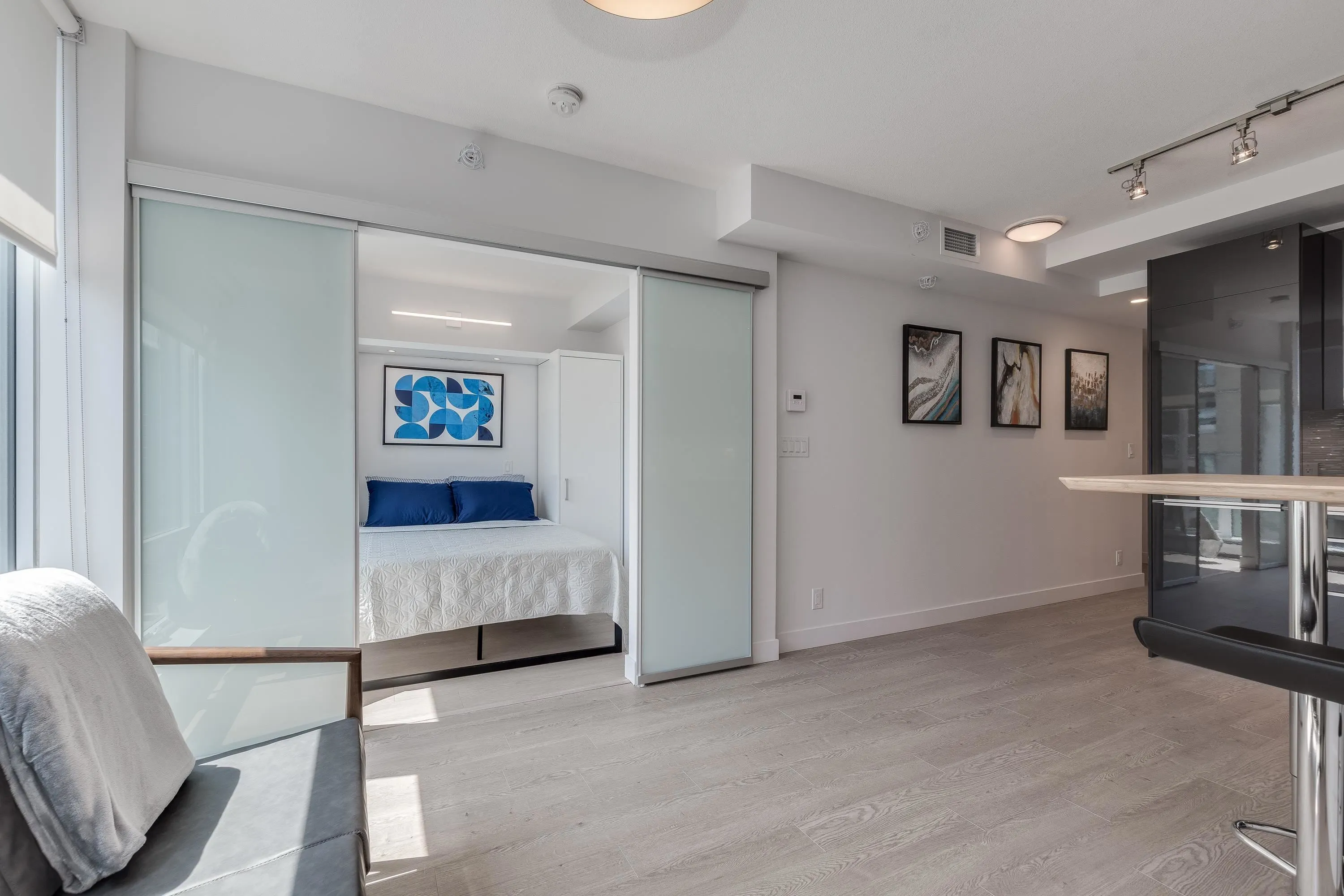 1283 Howe Street #605