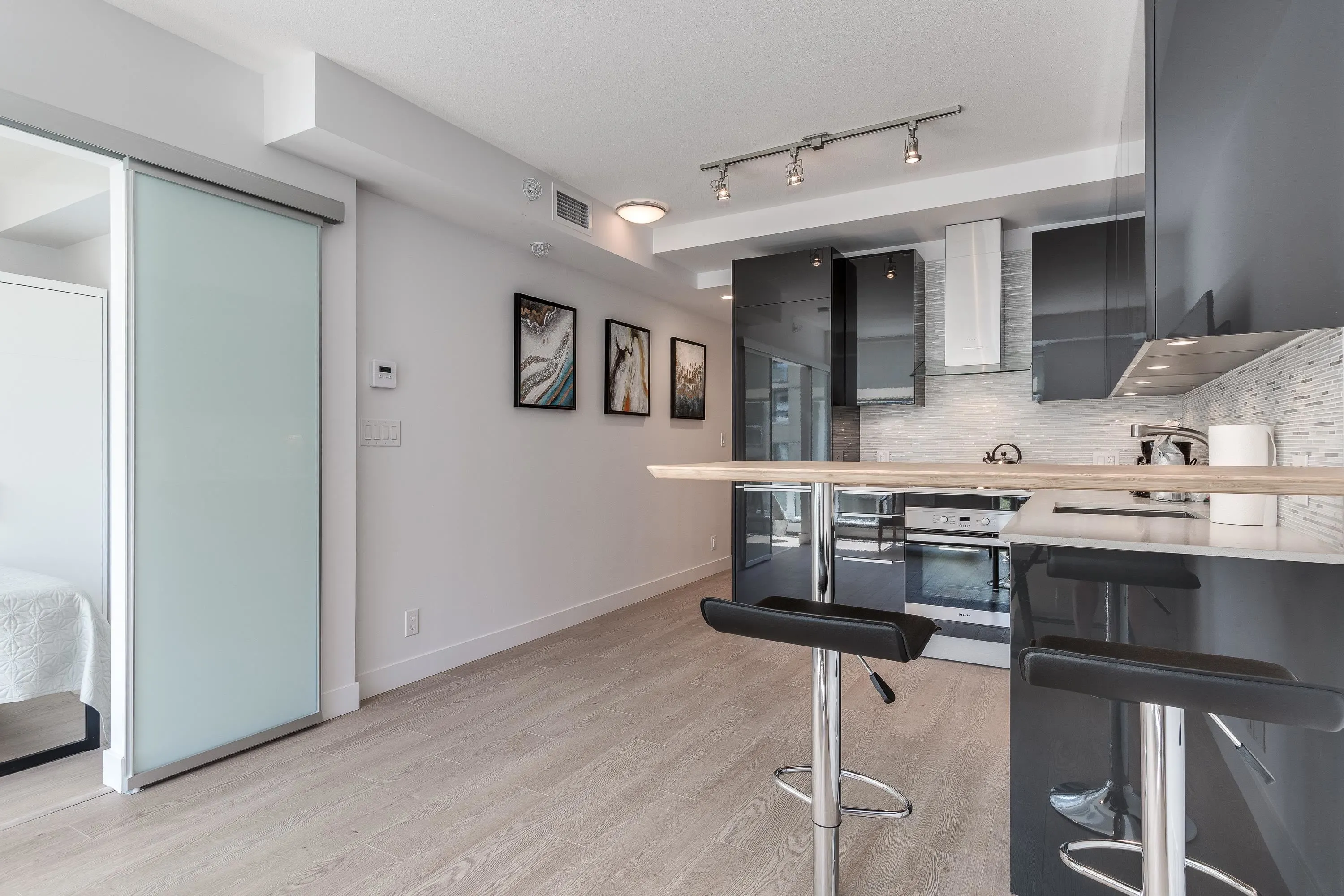 1283 Howe Street #605