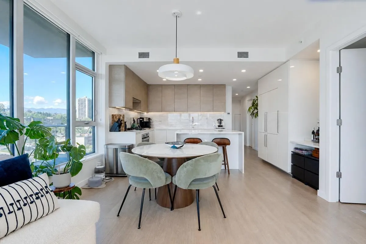 4168 Lougheed Highway #705