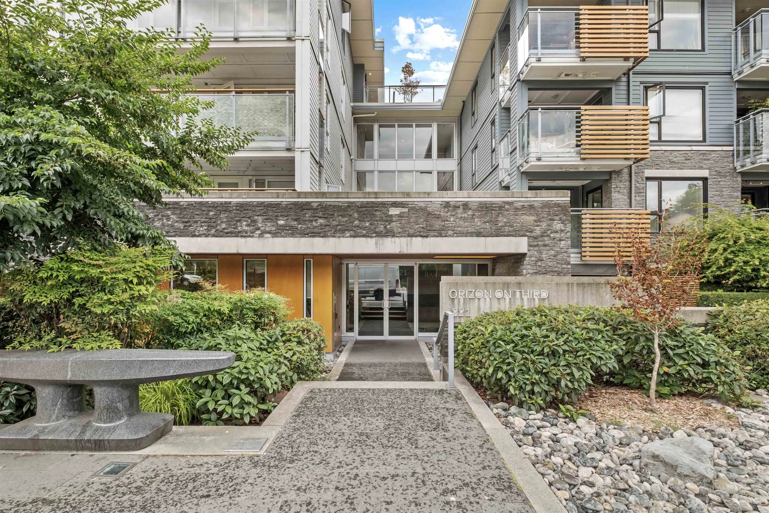 221 E 3rd Street #414